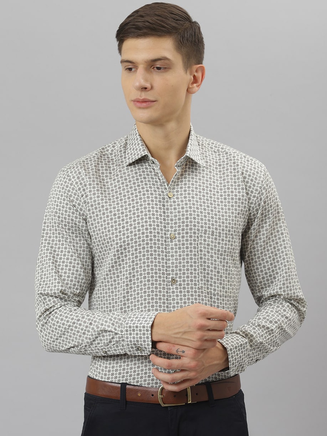 

Richlook Men Yellow Slim Fit Floral Opaque Printed Formal Shirt