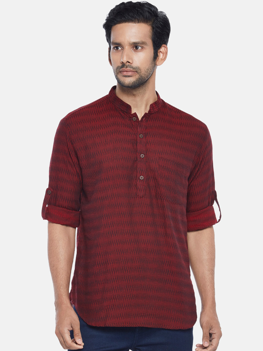 

indus route by Pantaloons Men Maroon Chevron Dobby Kurta