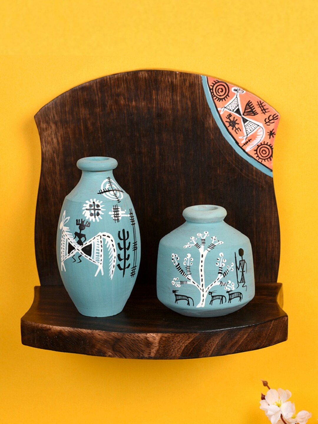 

AAKRITI ART CREATIONS Wooden Shelf With 2 Madhubani Design Pots, White