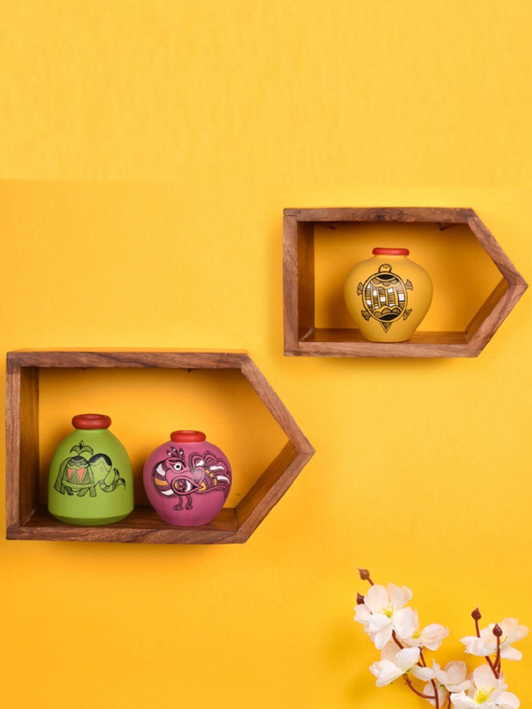 

AAKRITI ART CREATIONS Set Of 5 Multicoloured Wall Shelves & Madhubani Pots, Multi