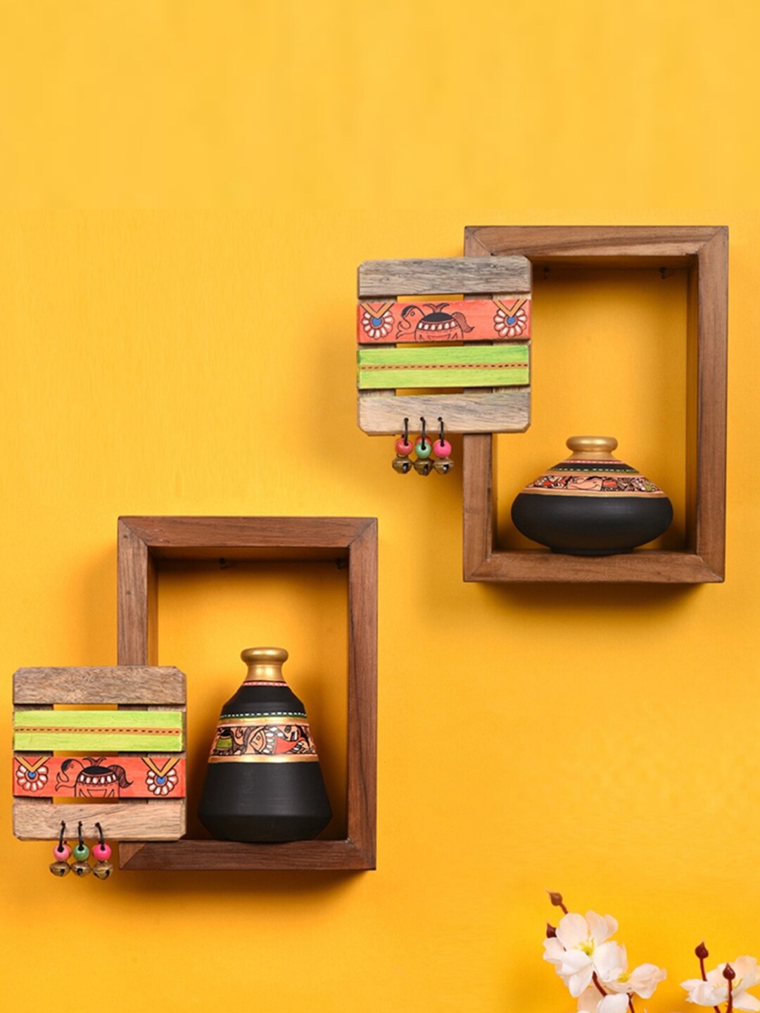 

AAKRITI ART CREATIONS Set Of 2 Madhubani Design Wooden Shelves & 2 Pots, Brown