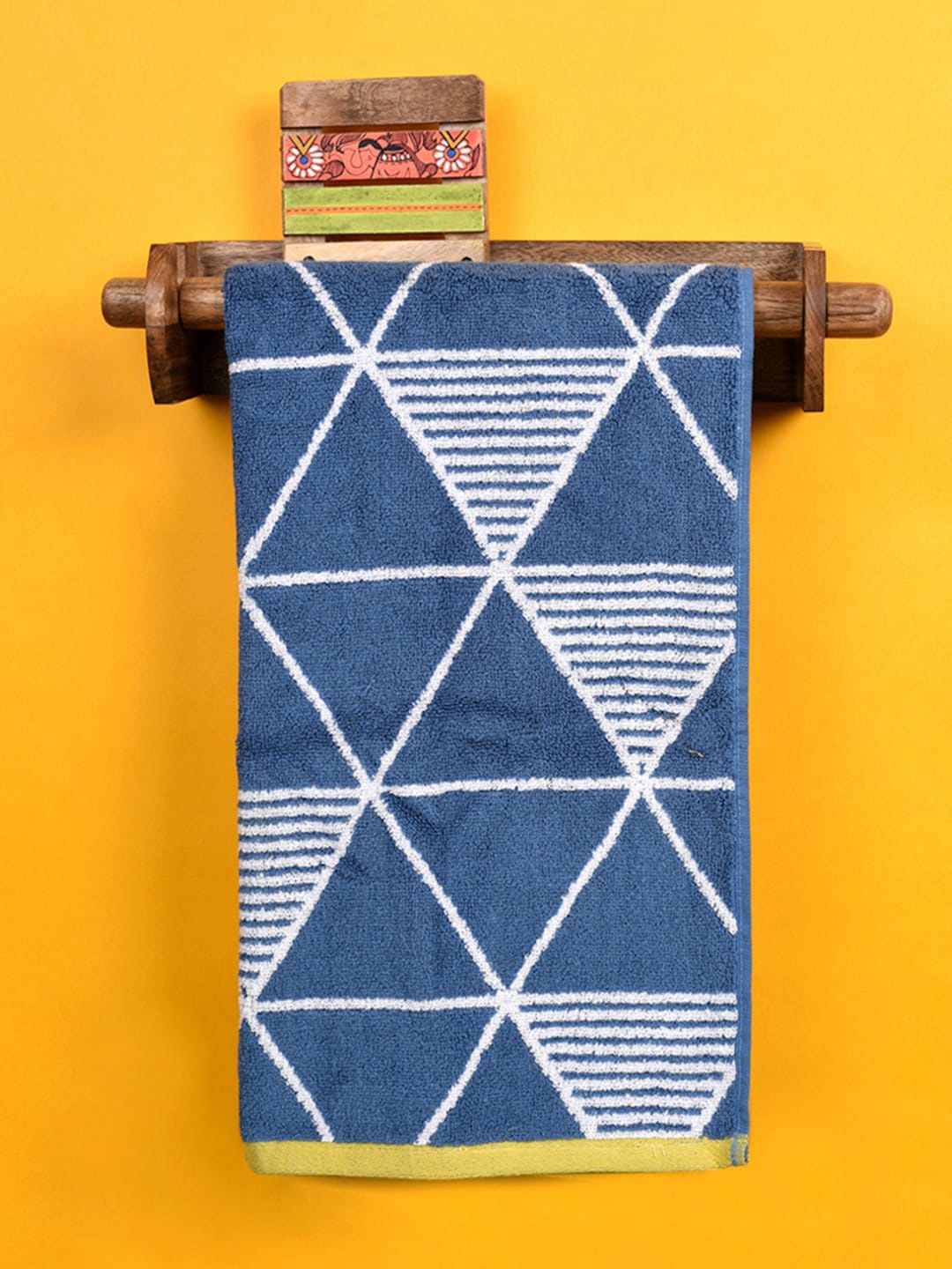 

AAKRITI ART CREATIONS Brown Tribal Art Wooden Towel Holder