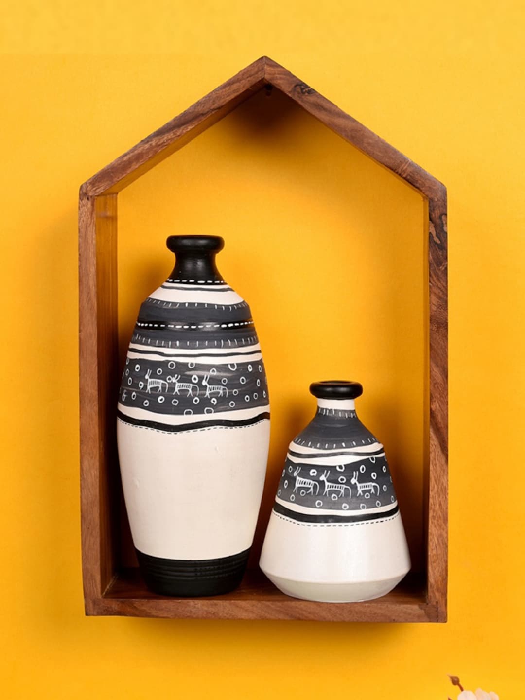 

AAKRITI ART CREATIONS 3 Pcs Brown Wood Basic Wall Shelf with Warli Pots