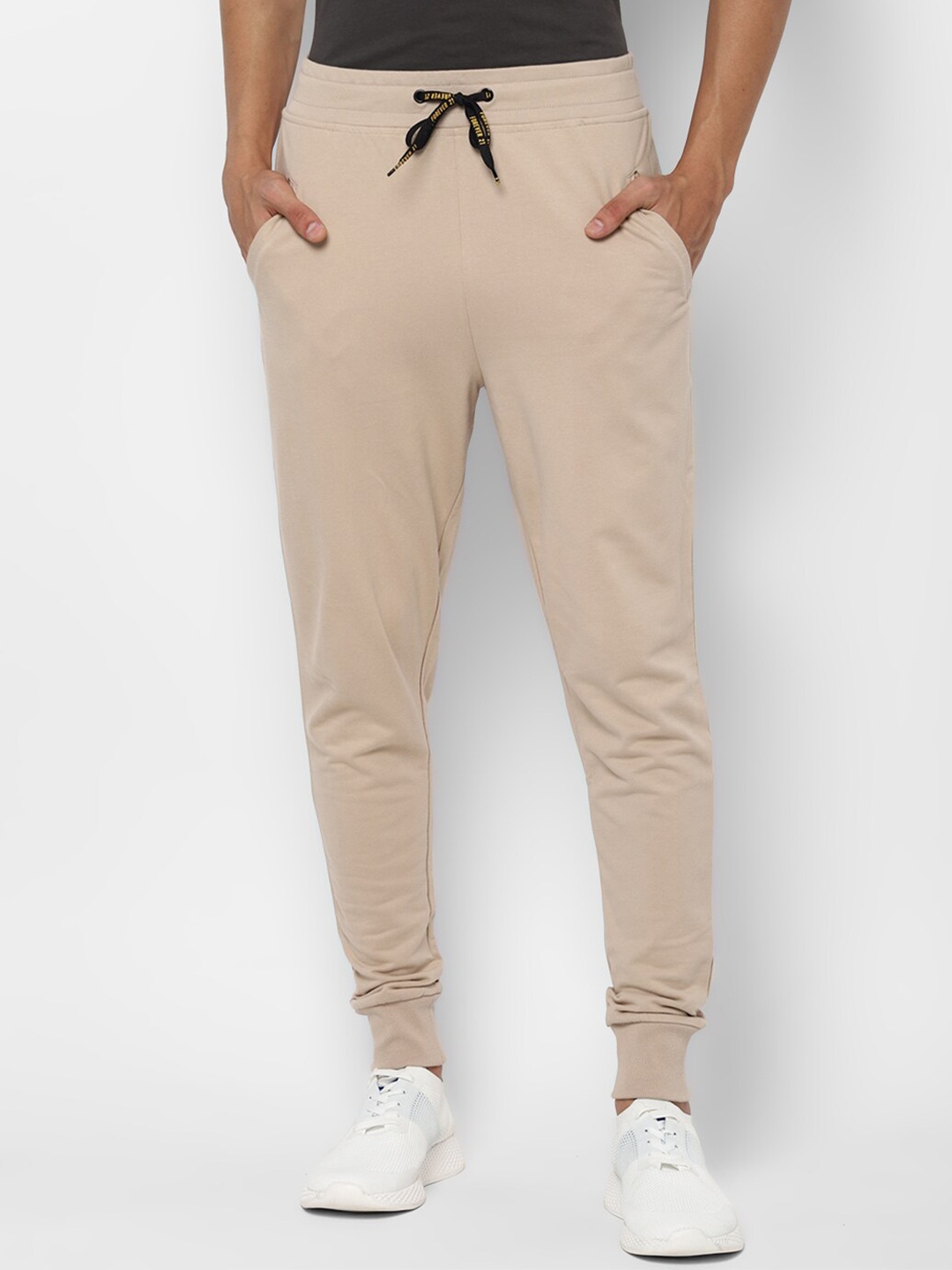 

FOREVER 21 Men Beige Solid Regular Fit Joggers