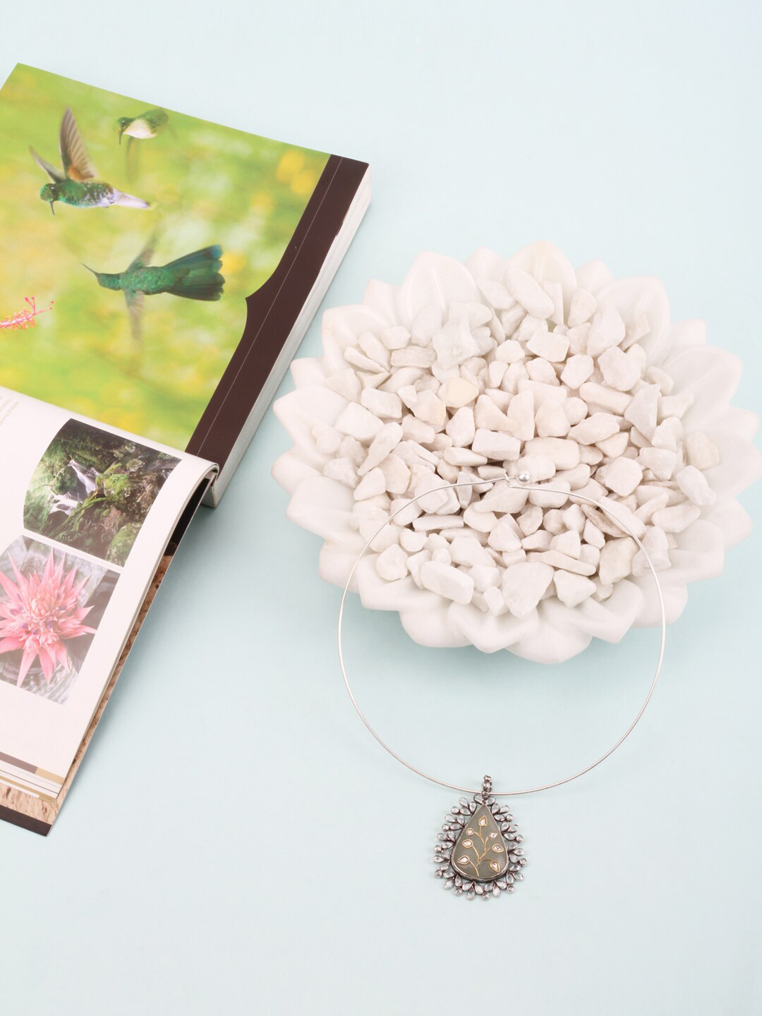 

SANGEETA BOOCHRA Silver-Plated Kundan Studded Pendant With Chain