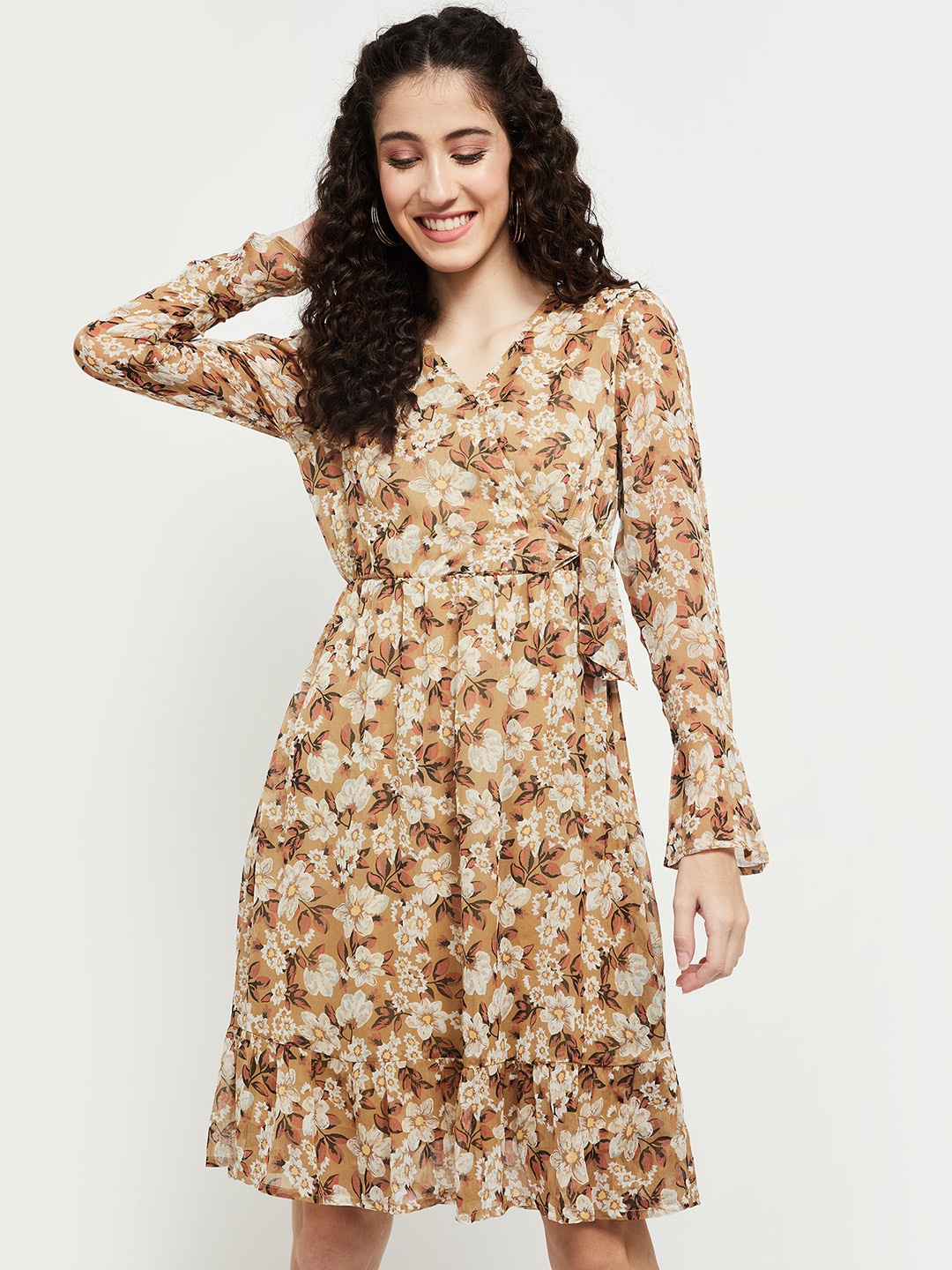 

max Beige & White Floral Dress