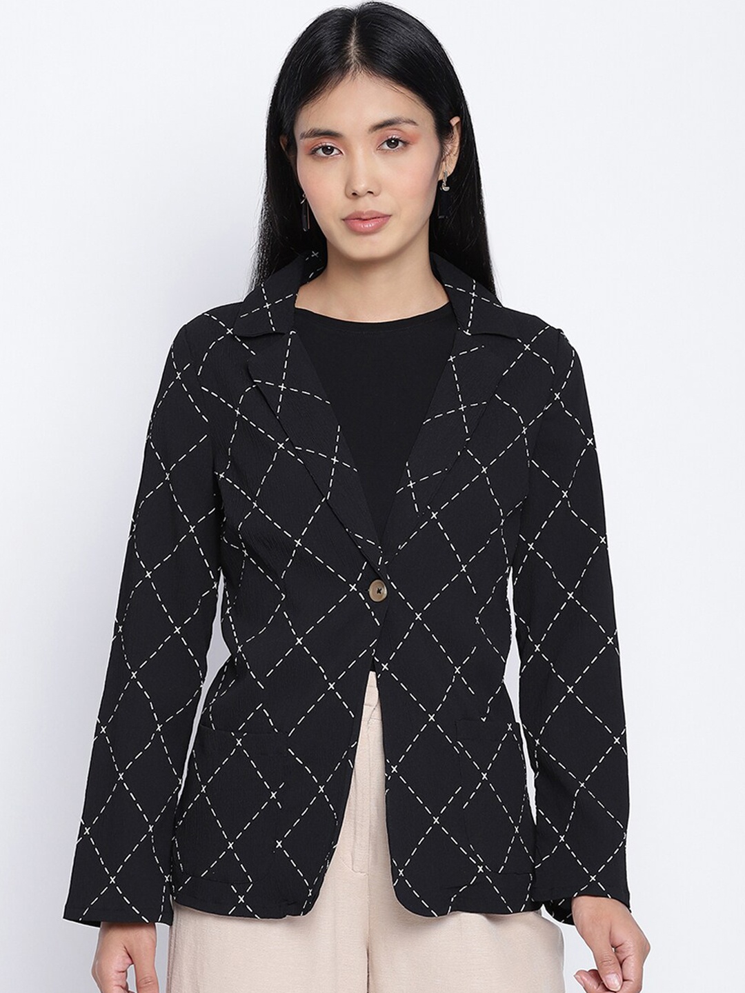 

Oxolloxo Women Black Printed Single-Breasted Blazer