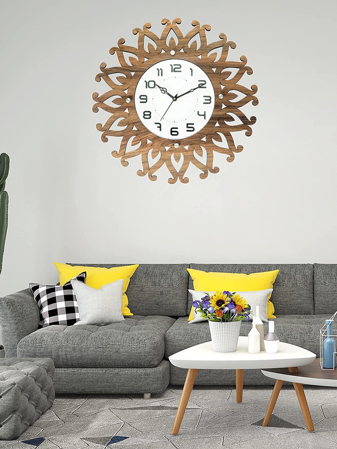 

Kuber Industries Brown & White Textured Floral Rangoli Vintage Wall Clock