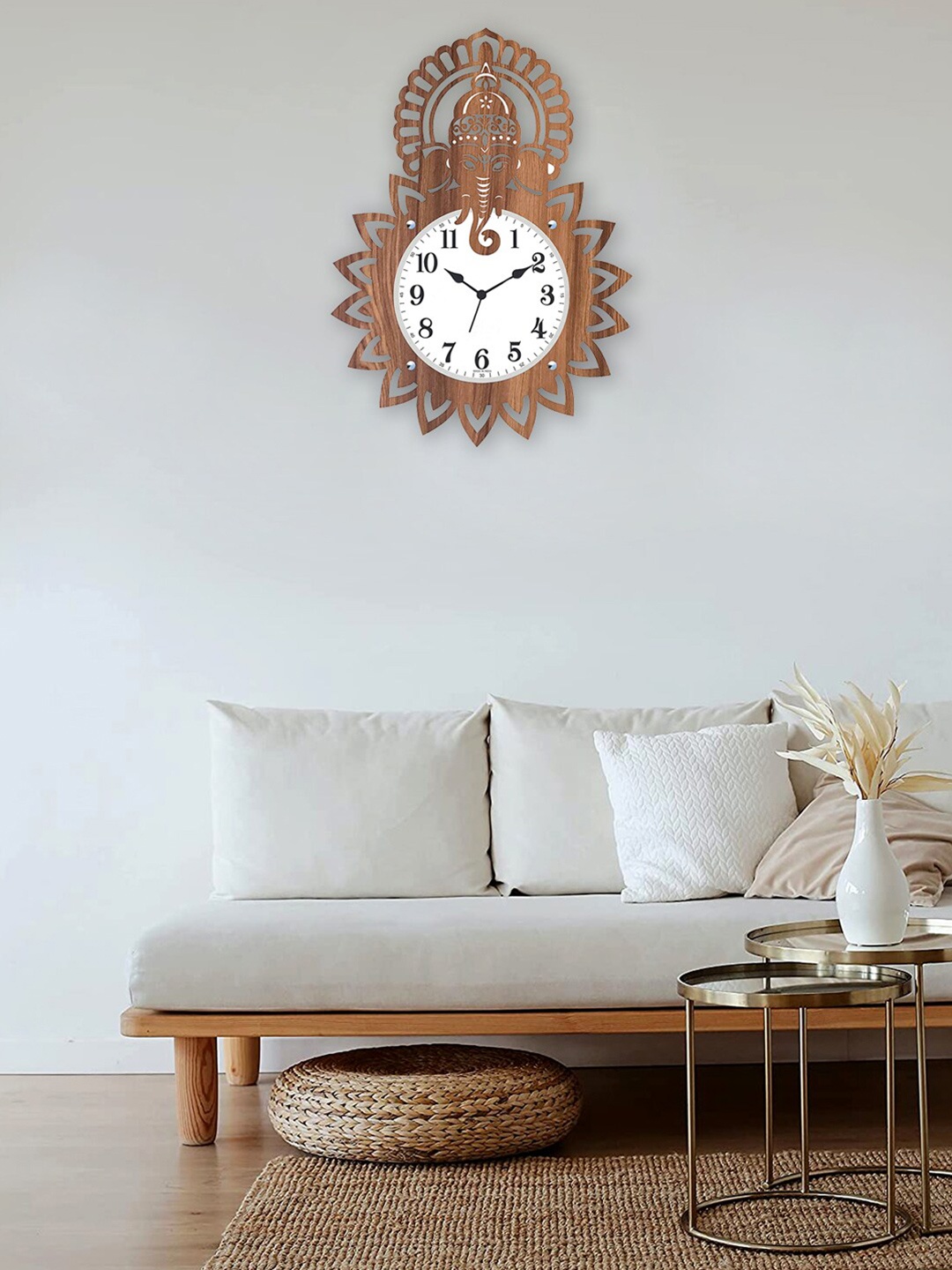

Kuber Industries Brown & White Textured Ganesh G Shaped Vintage Wall Clock