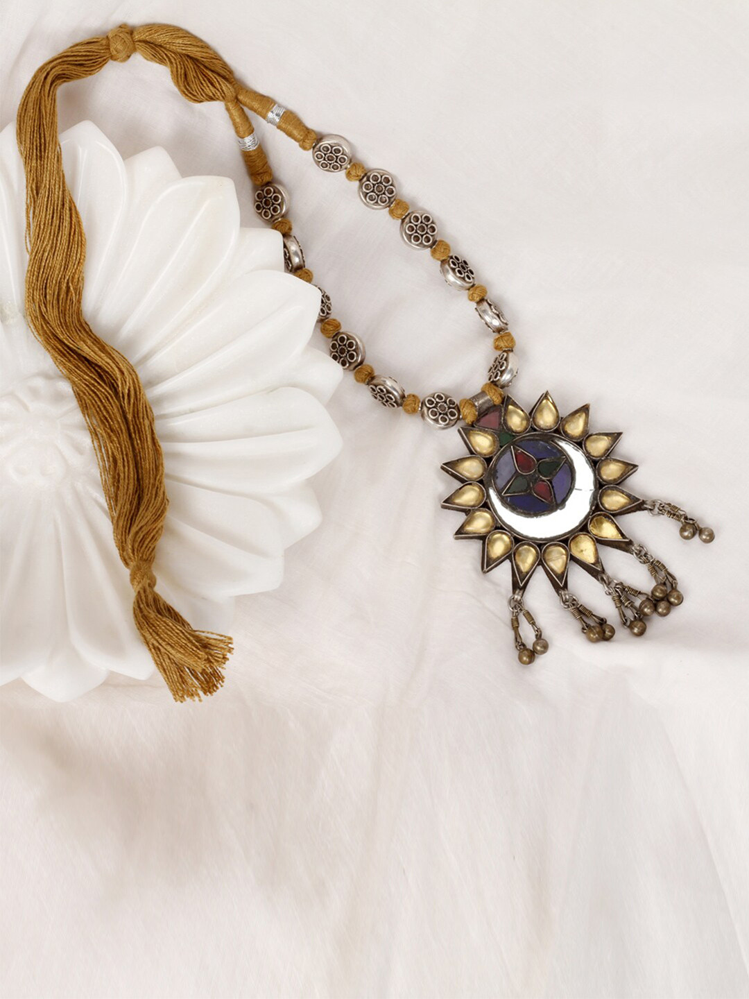 

SANGEETA BOOCHRA Silver & Gold-Toned Handcrafted Emerald Necklace