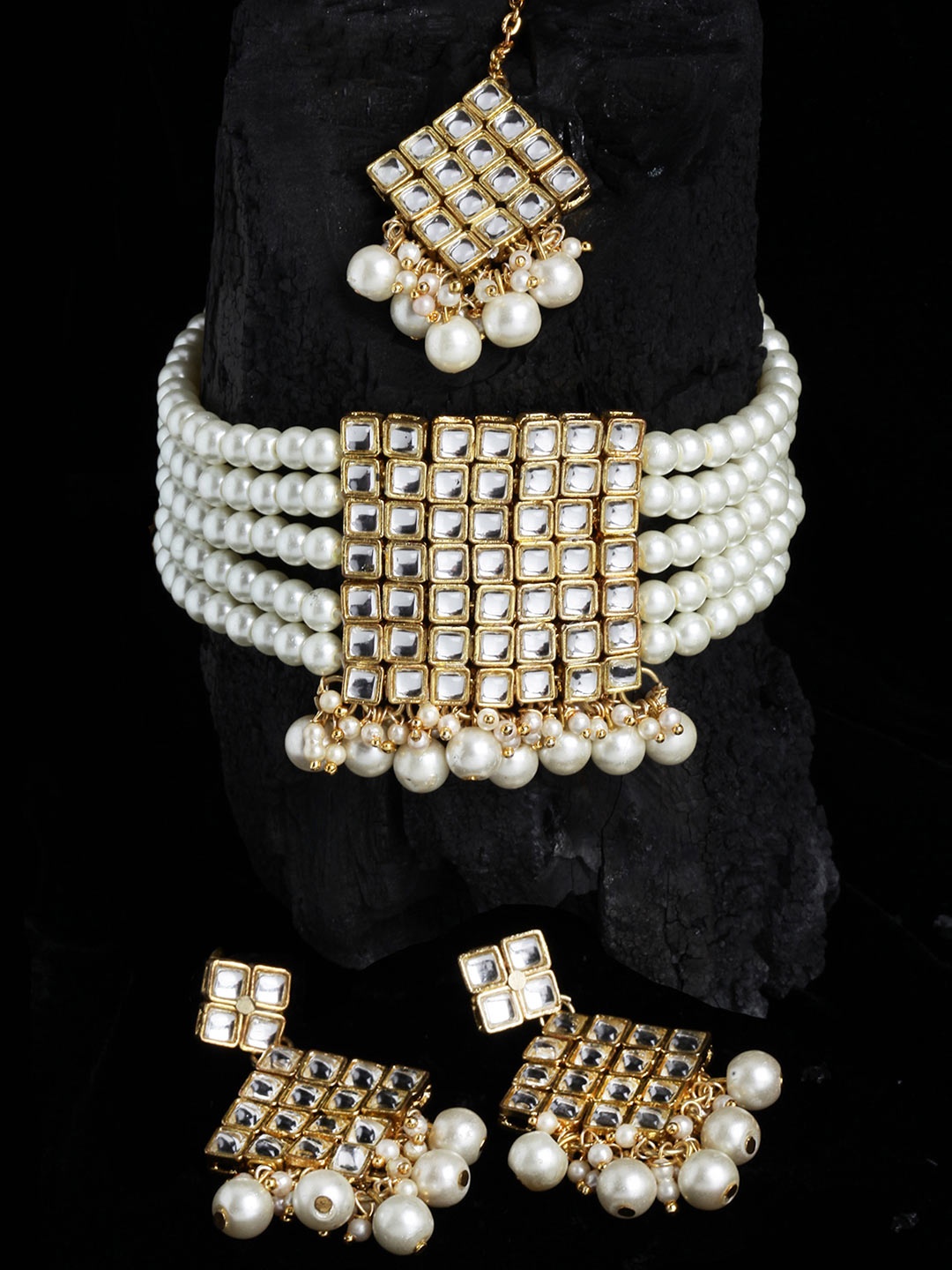 

KARATCART Gold Toned & White Gold Plated White Kundan Studded Jewellery Set