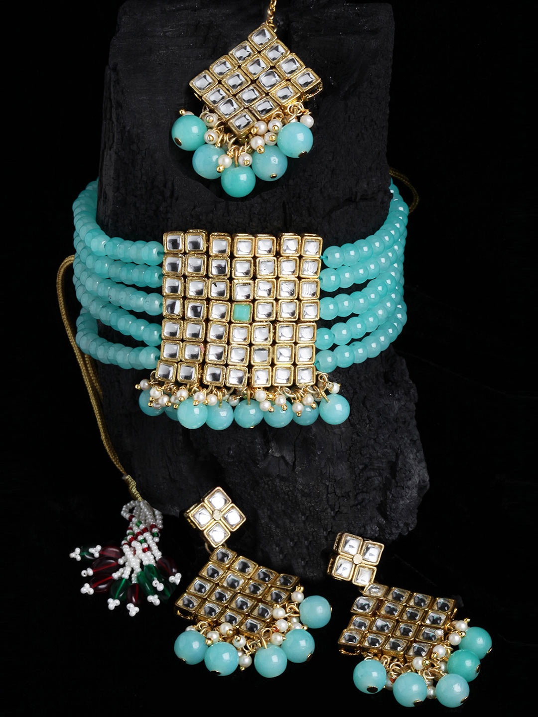

Karatcart Gold-Plated White & Blue Kundan-Studded & Beaded Handcrafted Jewellery Set