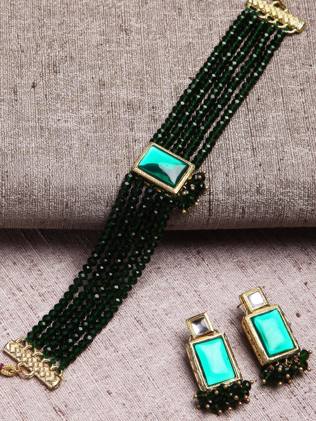 

KARATCART Green-Toned & Gold-Plated Kundan Studded Handcrafted Jewellery Set