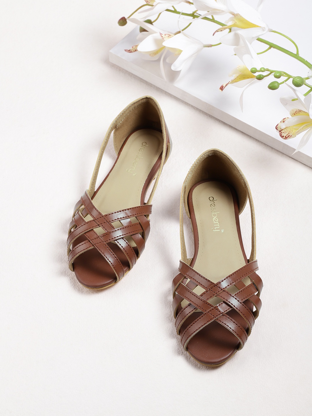 

DressBerry Women Brown Solid Flats