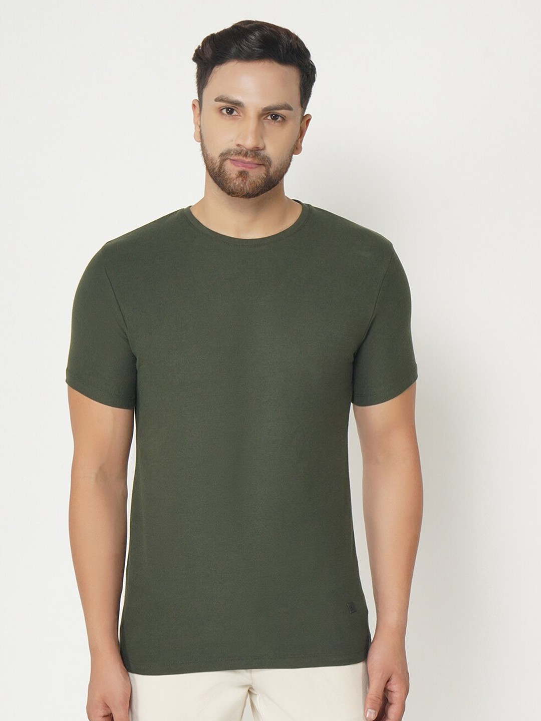 

Blackberrys Men Green Slim Fit Pure Cotton T-shirt