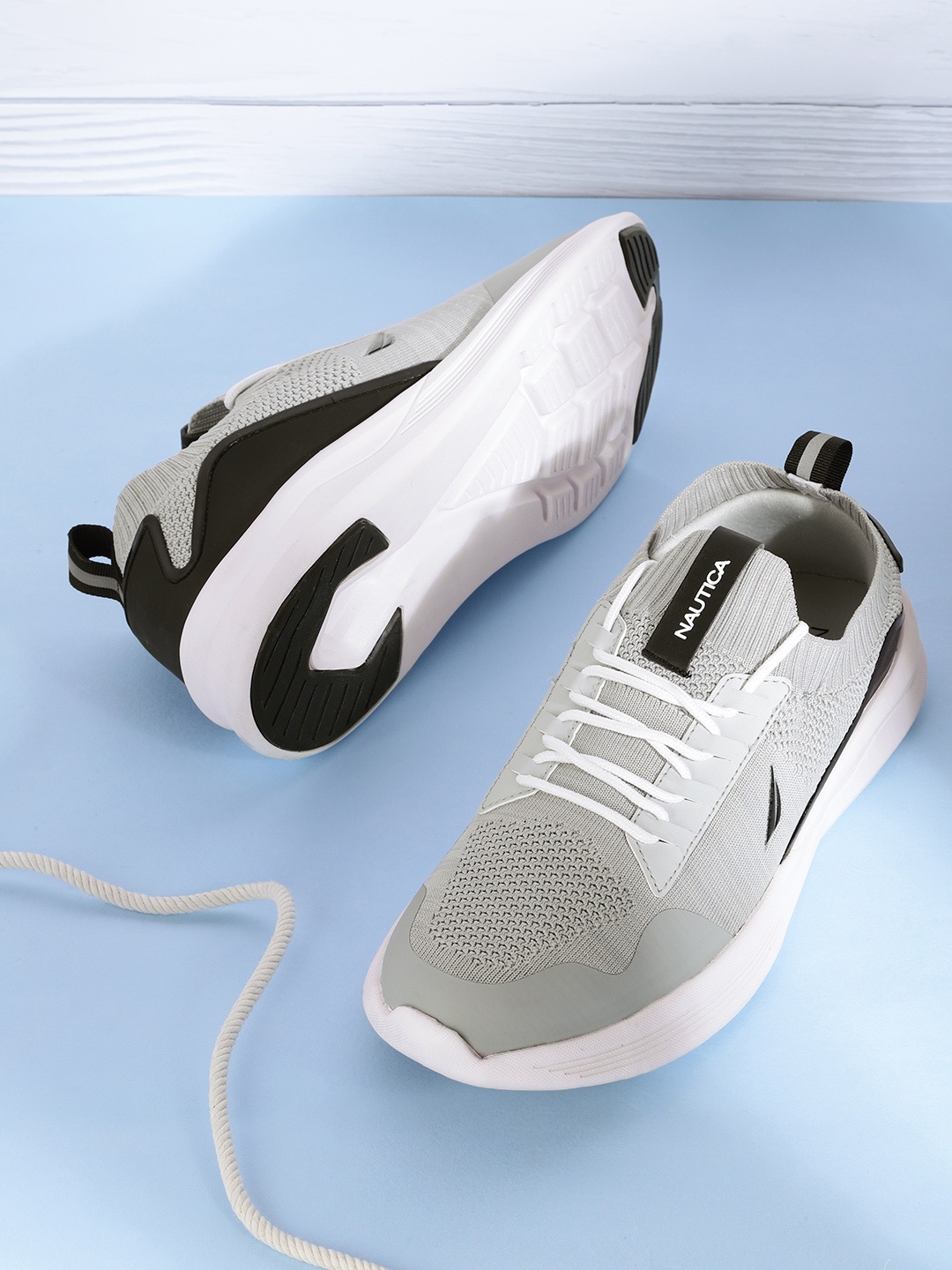 

Nautica Men Grey Solid Running Shoes