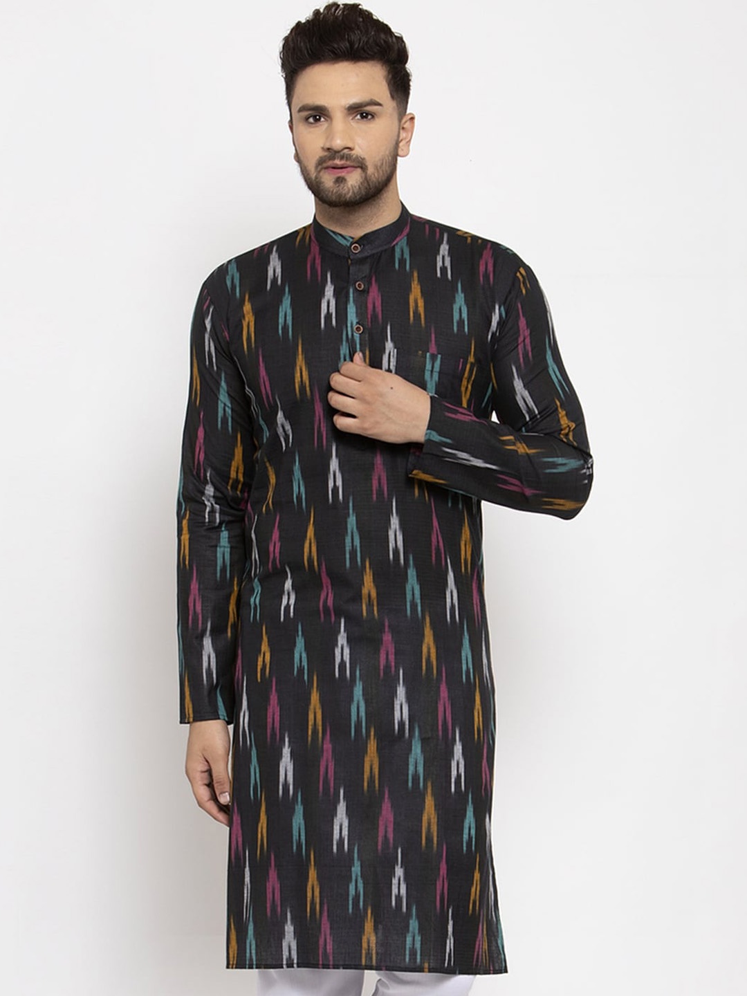 

Jompers Men Black & White Thread Work Kurta