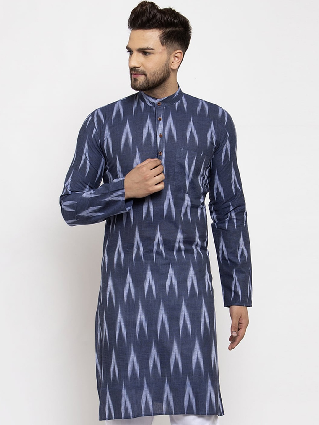 

Jompers Men Blue Dyed Kurta