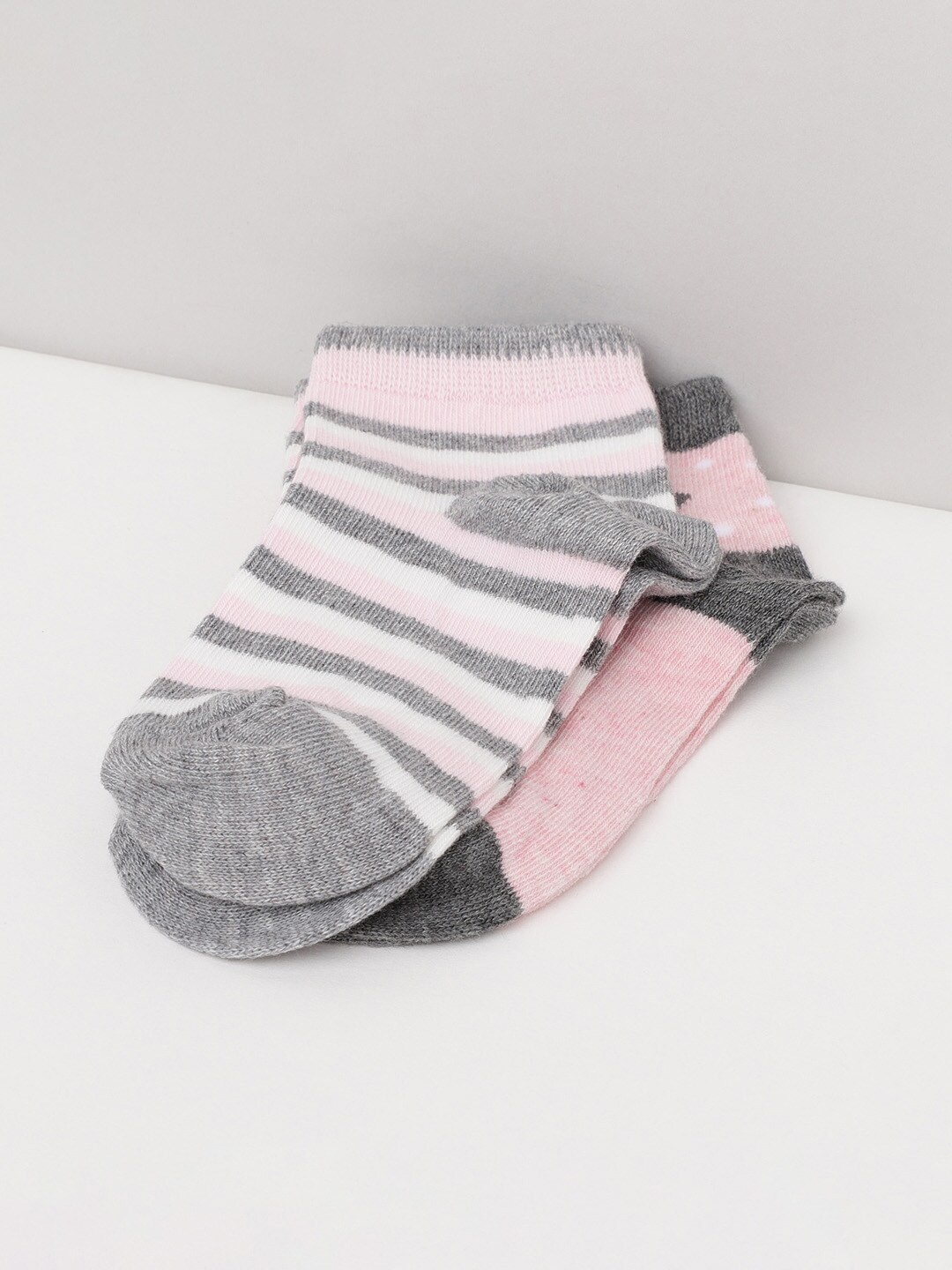 

max Girls Pack of 2 Assorted Ankle Length Socks