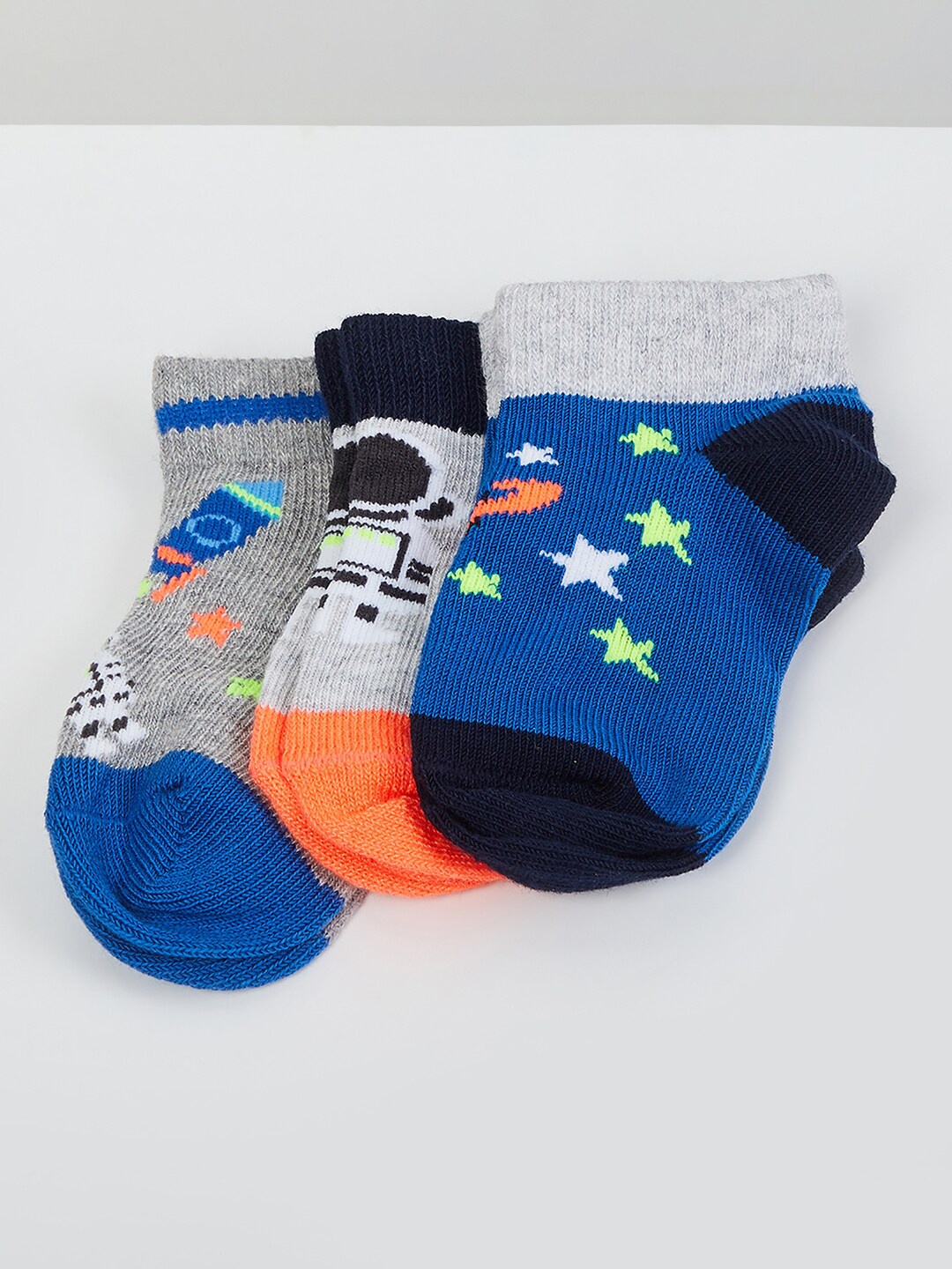 

max Boys Pack of 3 Assorted Ankle Length Socks