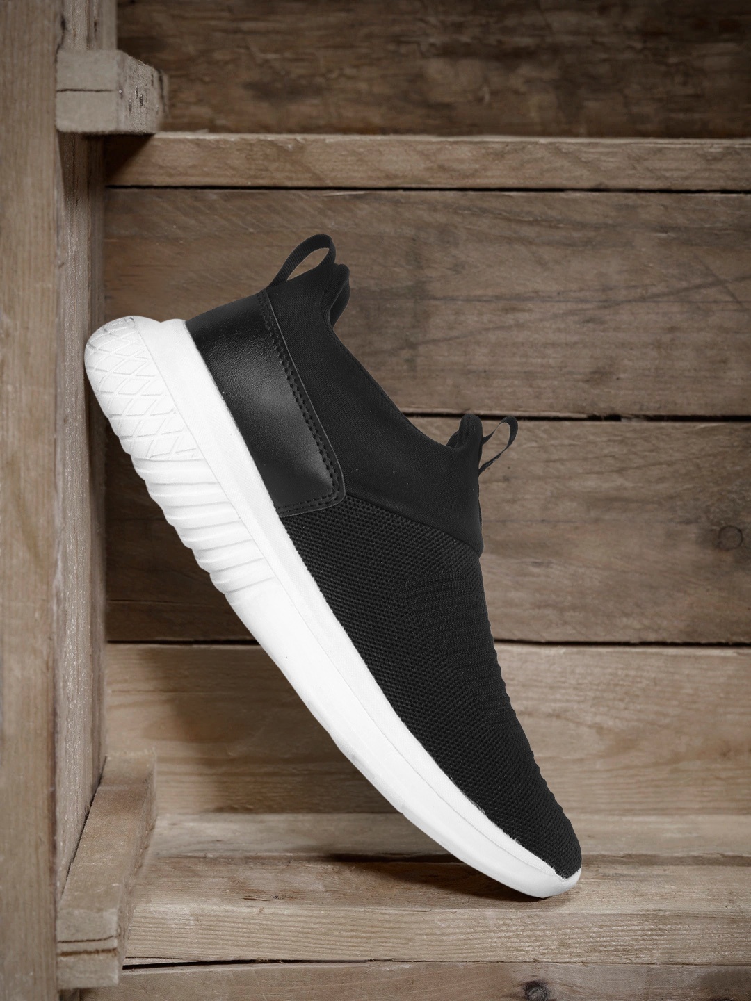 

HRX by Hrithik Roshan Men Urban Street Athleisure Lightweight Shoe, Black