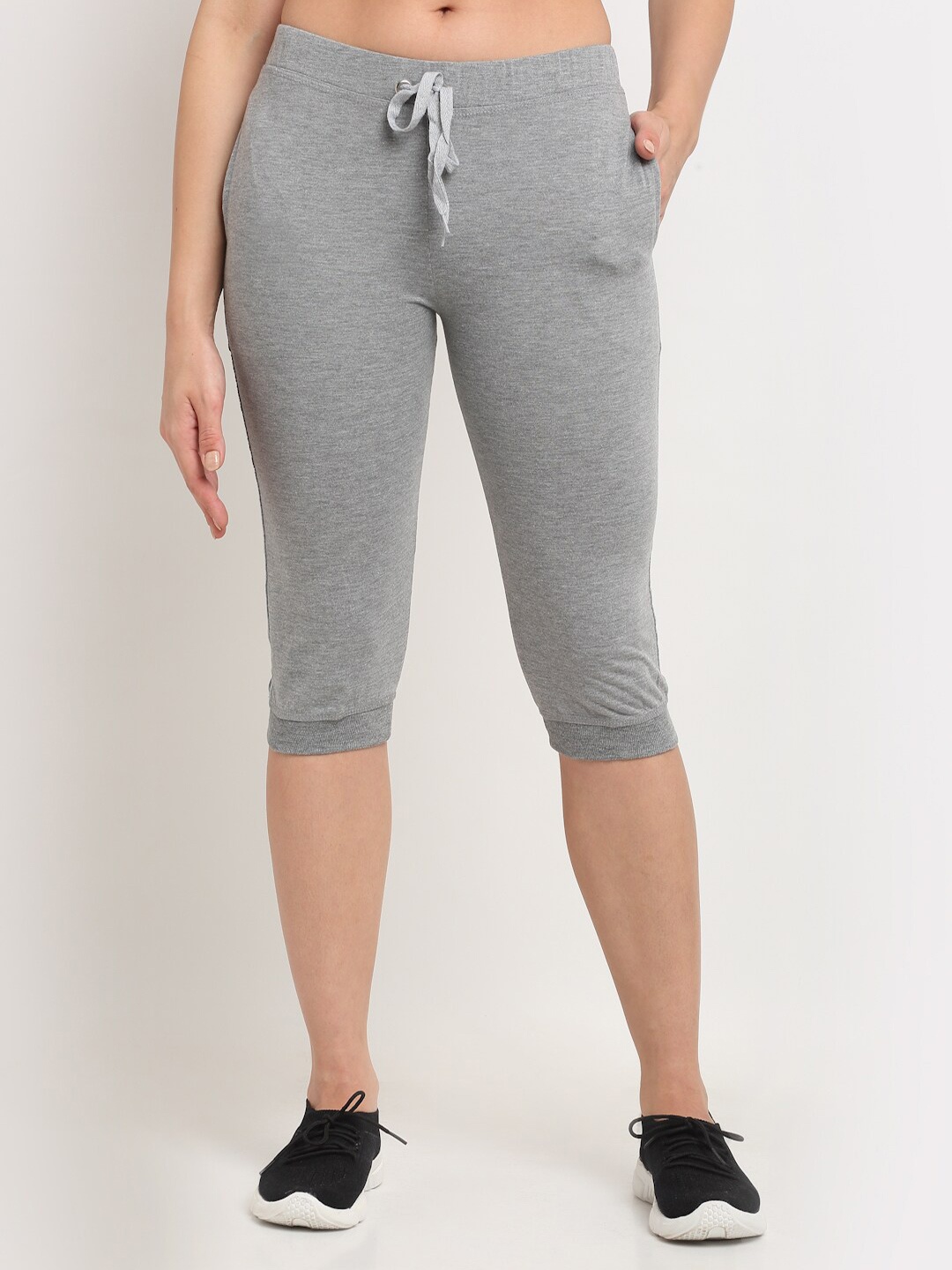 

MACK JONNEY JONNEY Women Grey Melange Solid Regular Fit Capris