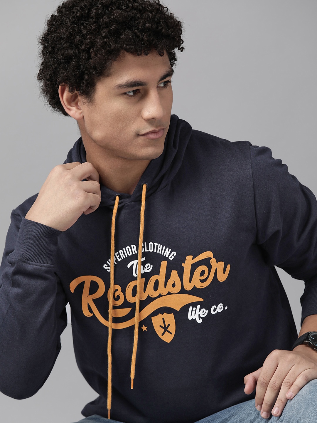 

The Roadster Lifestyle Co. Men Navy Blue & Yellow Brand Logo Printed Hooded Sweatshirt