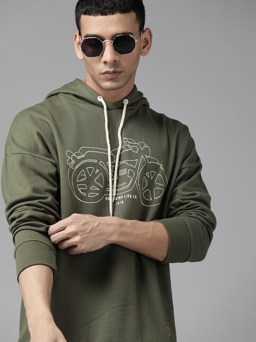 

The Roadster Lifestyle Co. Men Olive Green Printed Hooded Sweatshirt