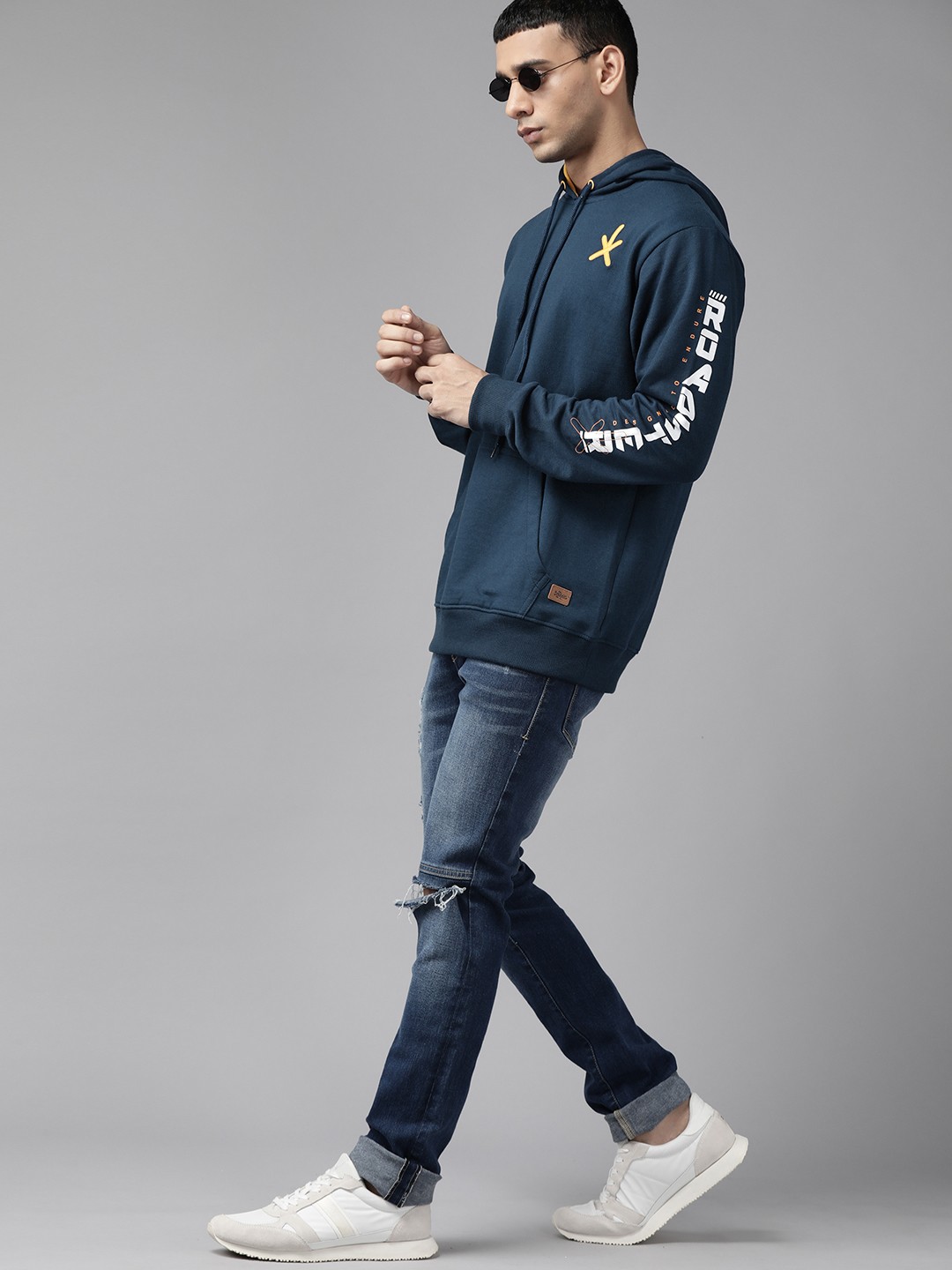 

The Roadster Lifestyle Co. Men Teal Blue Brand Logo Printed Hooded Sweatshirt