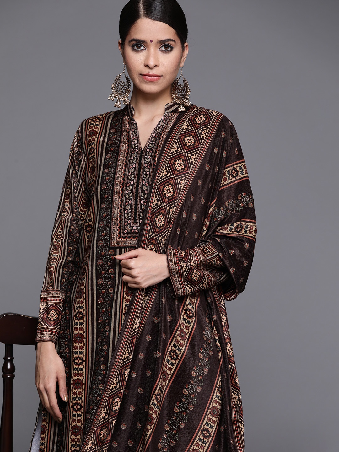 

Libas Women Multicoloured Floral Printed Regular Velvet Kurta with Trousers & With Dupatta, Multi