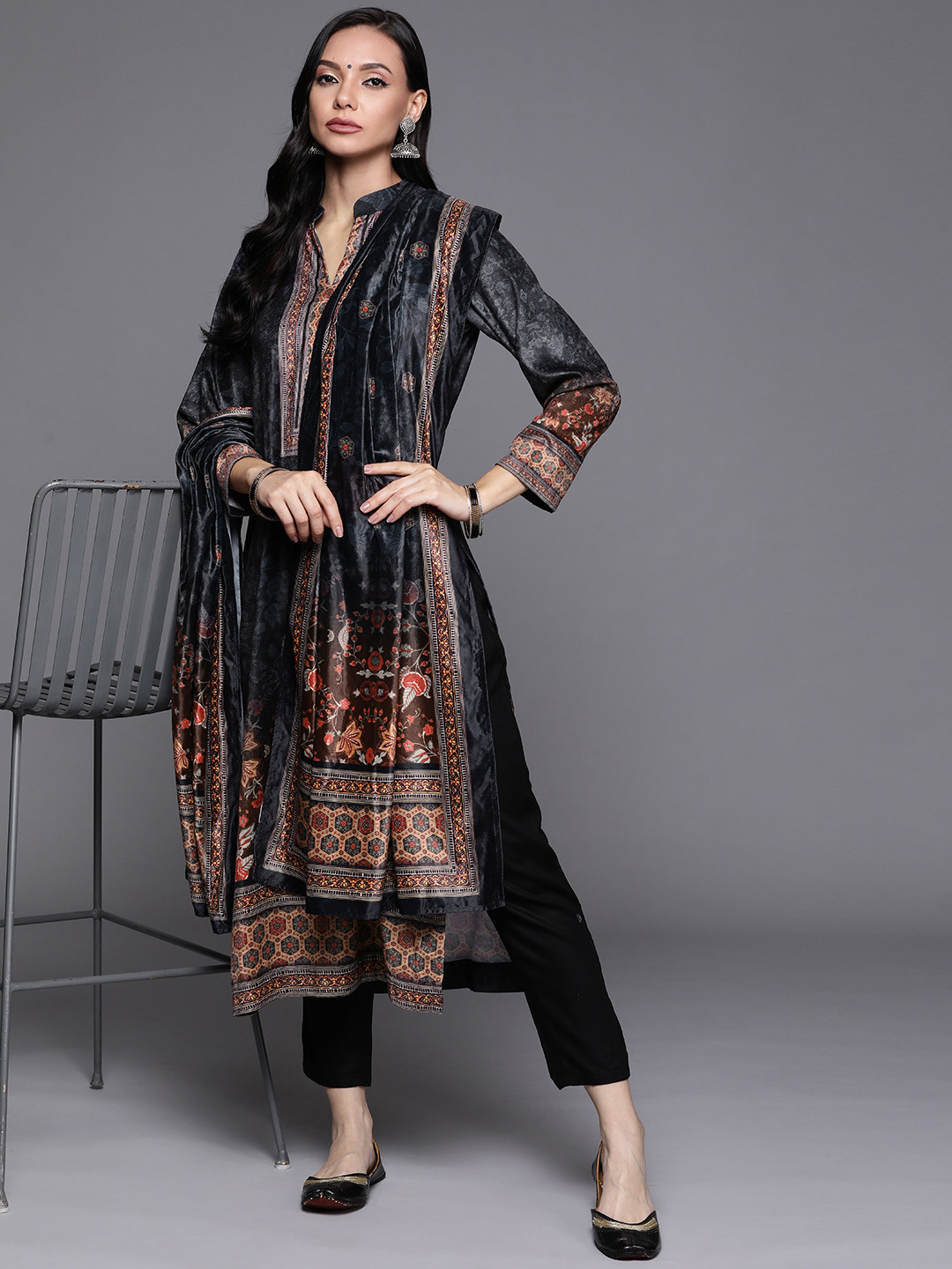 

Libas Women Charcoal Floral Printed Regular Velvet Kurta with Palazzos & With Dupatta