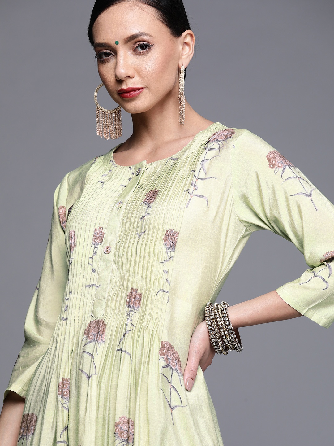 

Libas Women Green Floral Printed Chanderi Silk Kurta