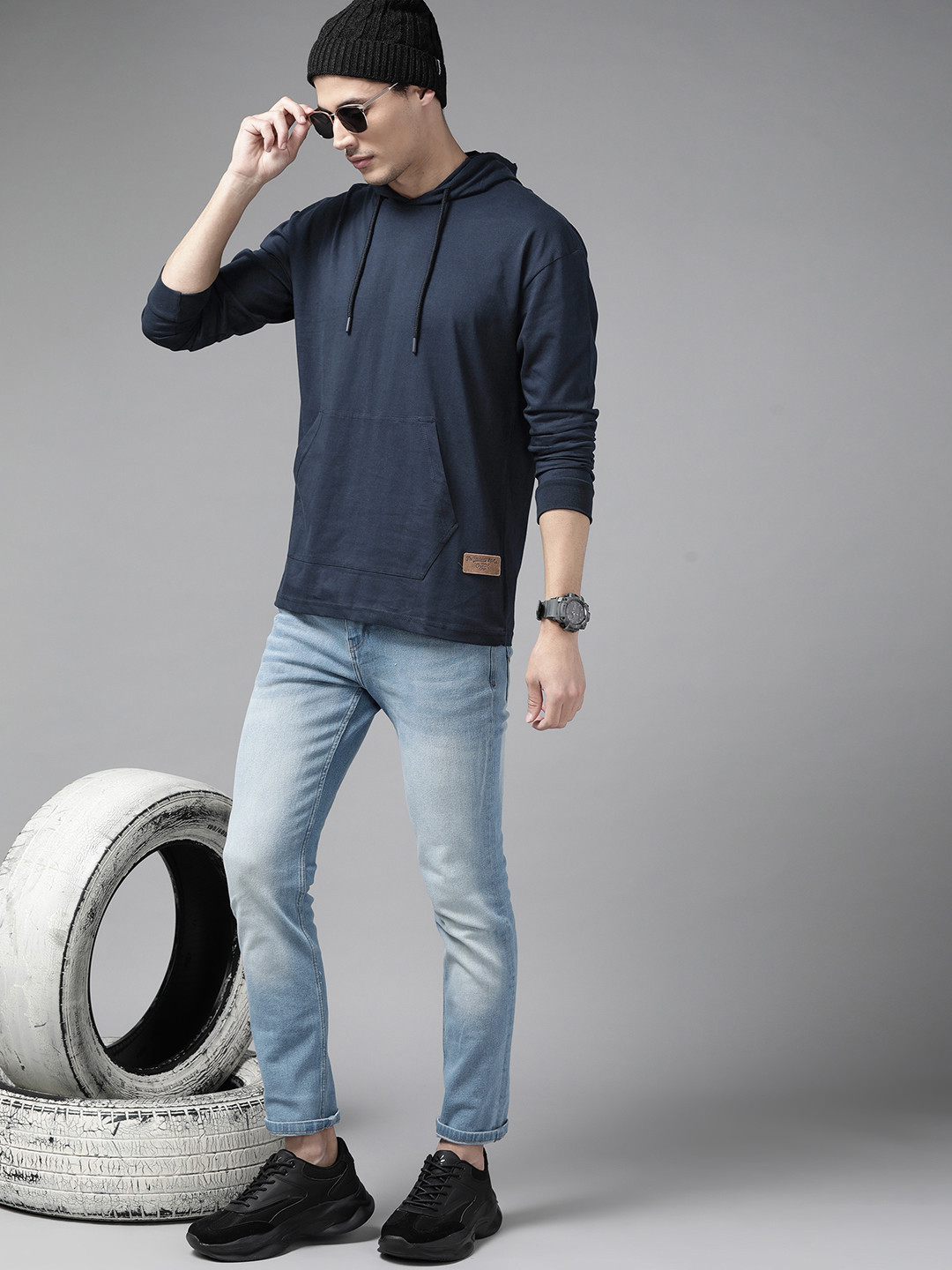

The Roadster Lifestyle Co Men Navy Blue Pure Cotton Solid Hooded Relaxed Fit T-shirt