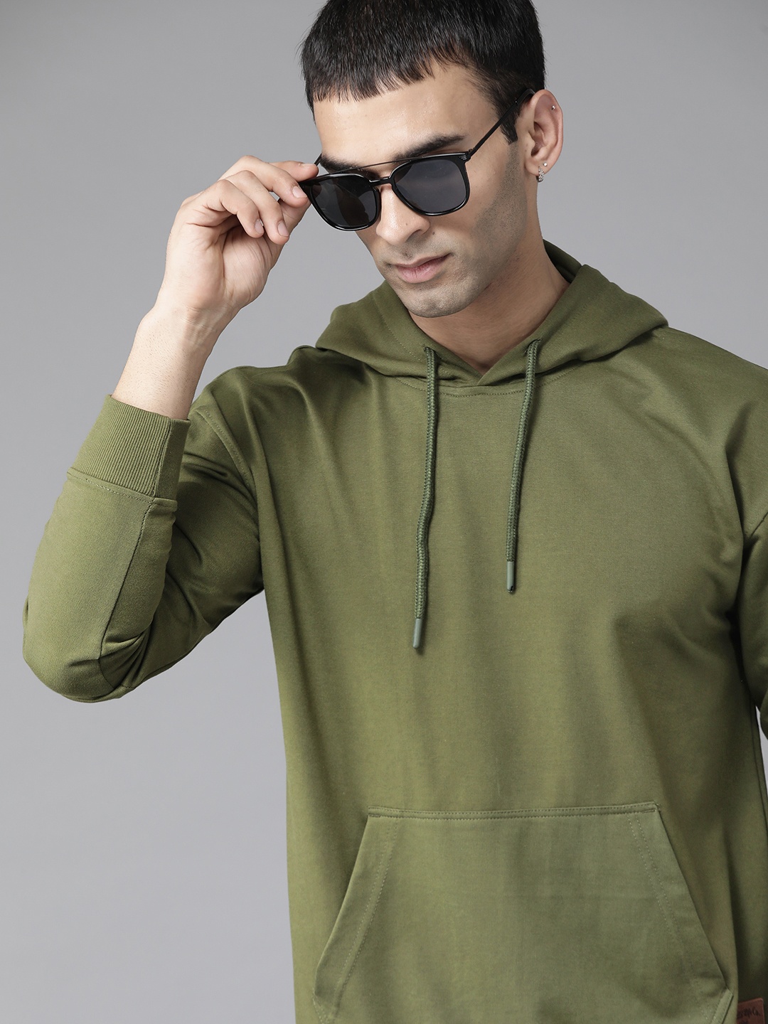 

The Roadster Lifestyle Co Men Olive Green Solid Hooded Sweatshirt