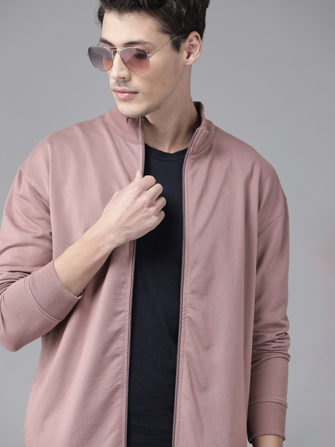 

The Roadster Lifestyle Co Men Mauve Solid Relaxed Fit Sweatshirt