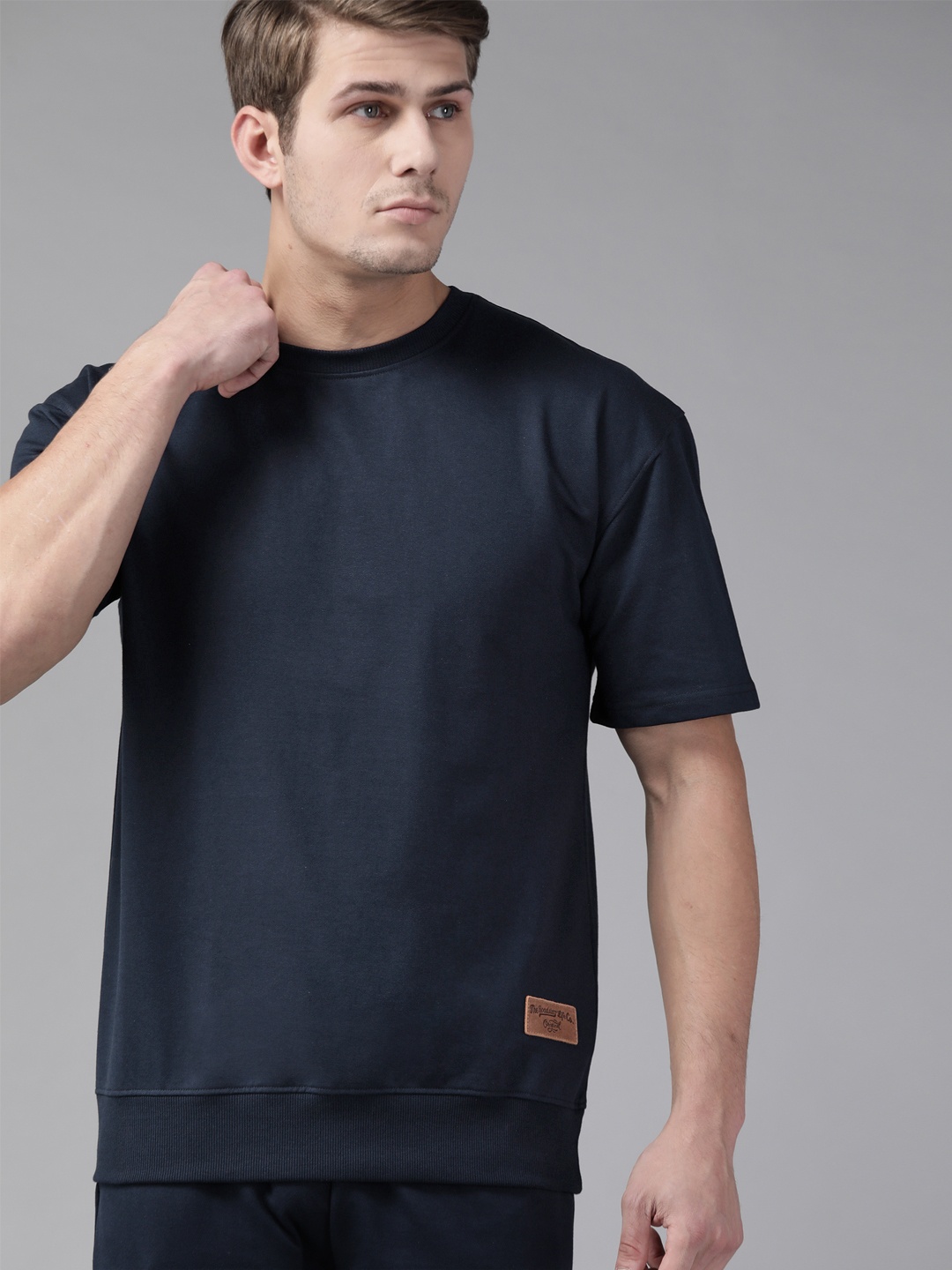 

The Roadster Lifestyle Co Men Navy Blue Sweatshirt