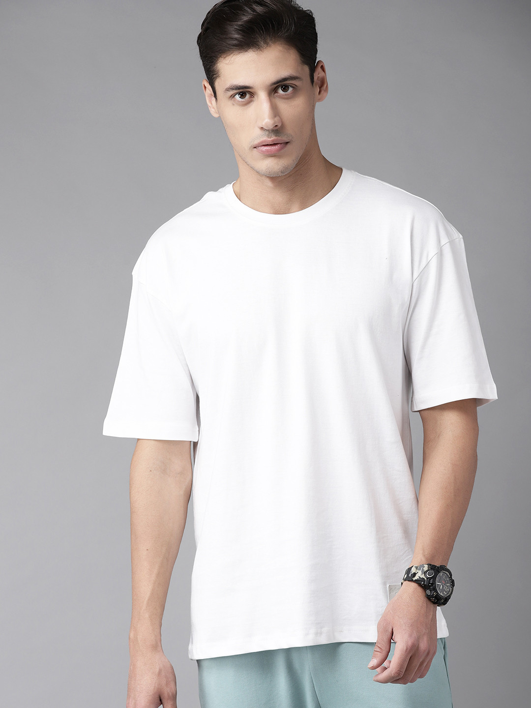 

The Roadster Lifestyle Co Men White Pure Cotton Relaxed Fit T-shirt