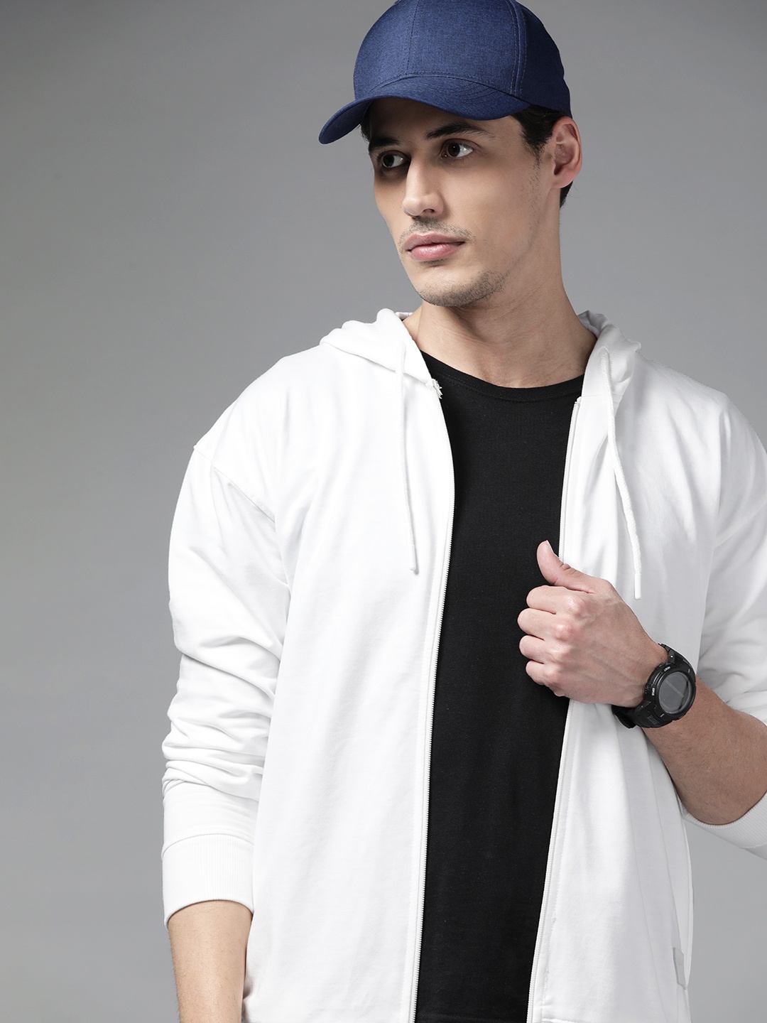 

The Roadster Lifestyle Co Men White Solid Hooded Relaxed Fit Sweatshirt