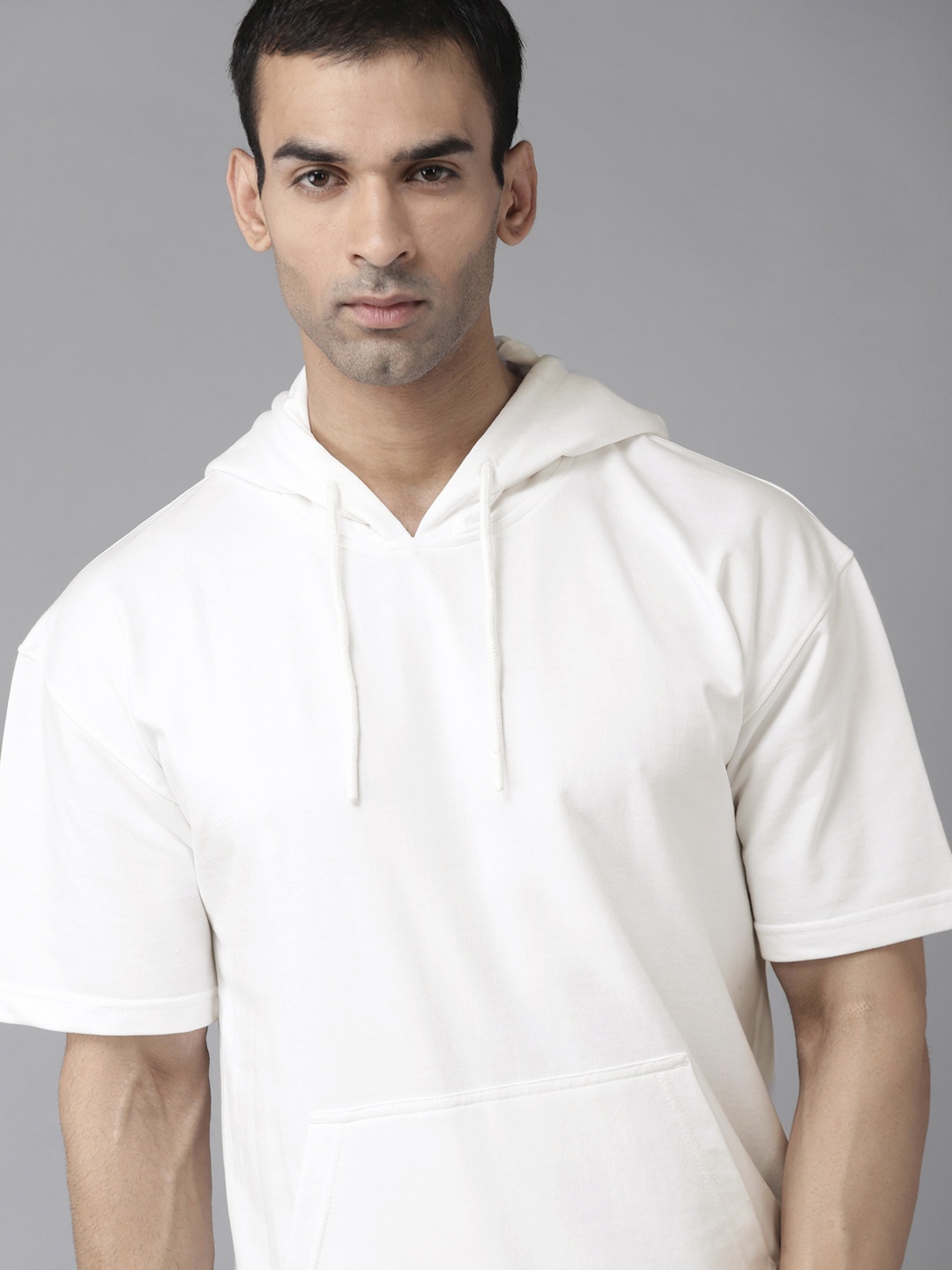 

The Roadster Lifestyle Co Men White Solid Hooded Sweatshirt