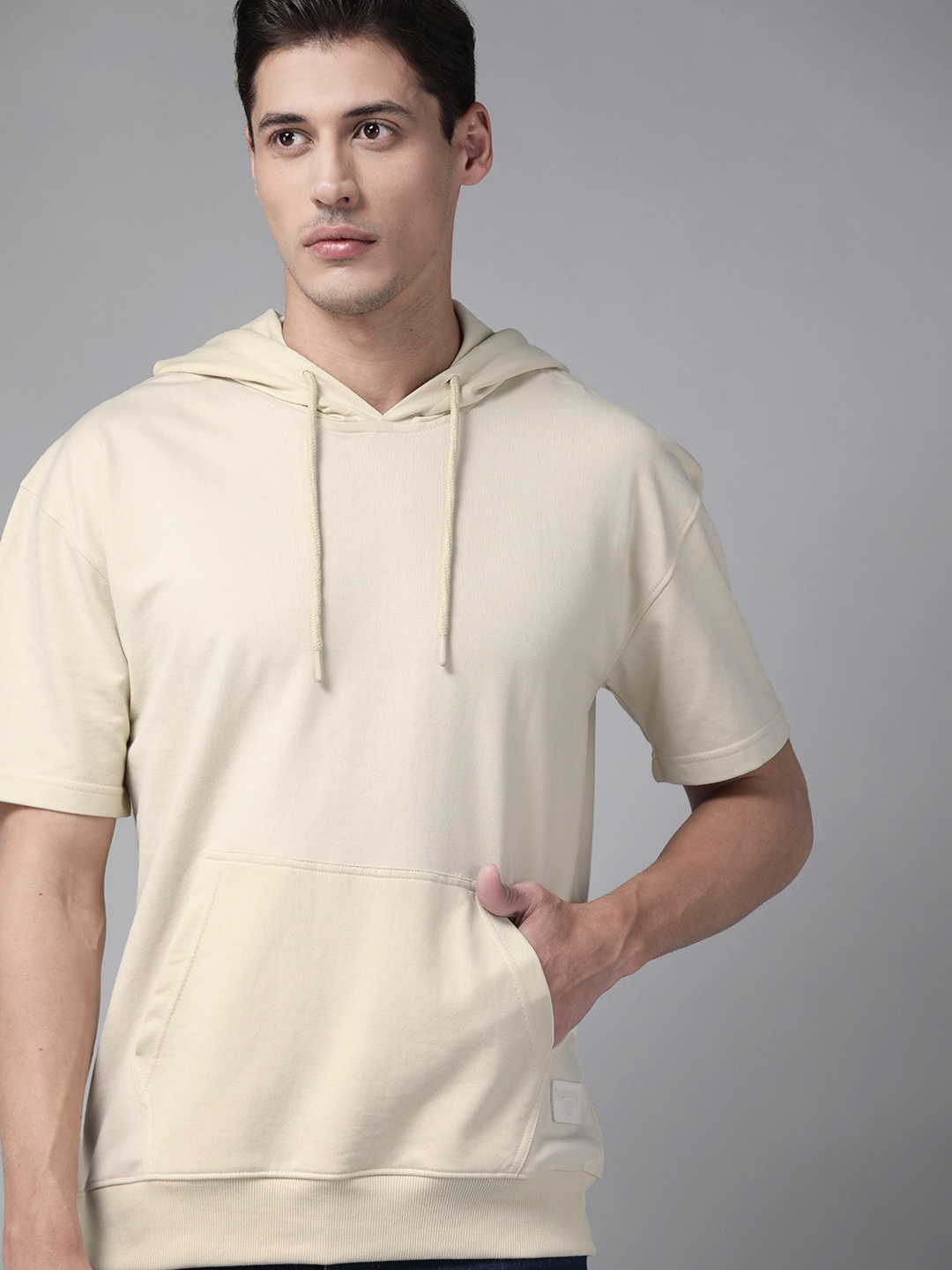 

The Roadster Lifestyle Co Men Yellow Hooded Sweatshirt