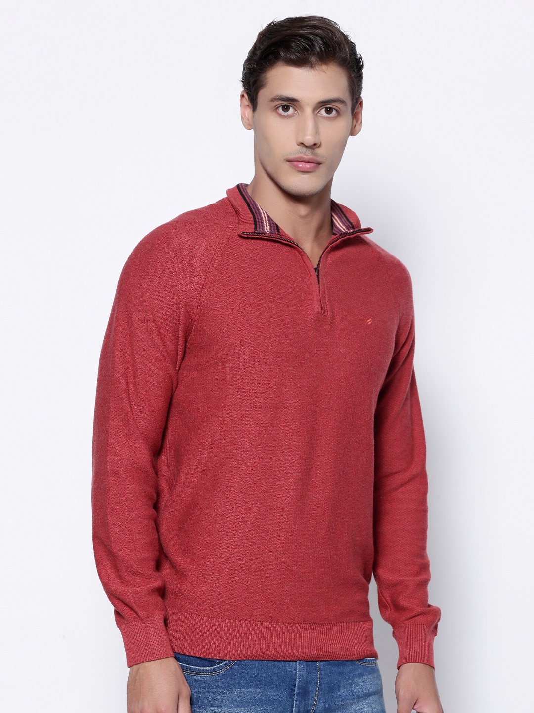 

Blackberrys Men Red Solid Pullover Sweater