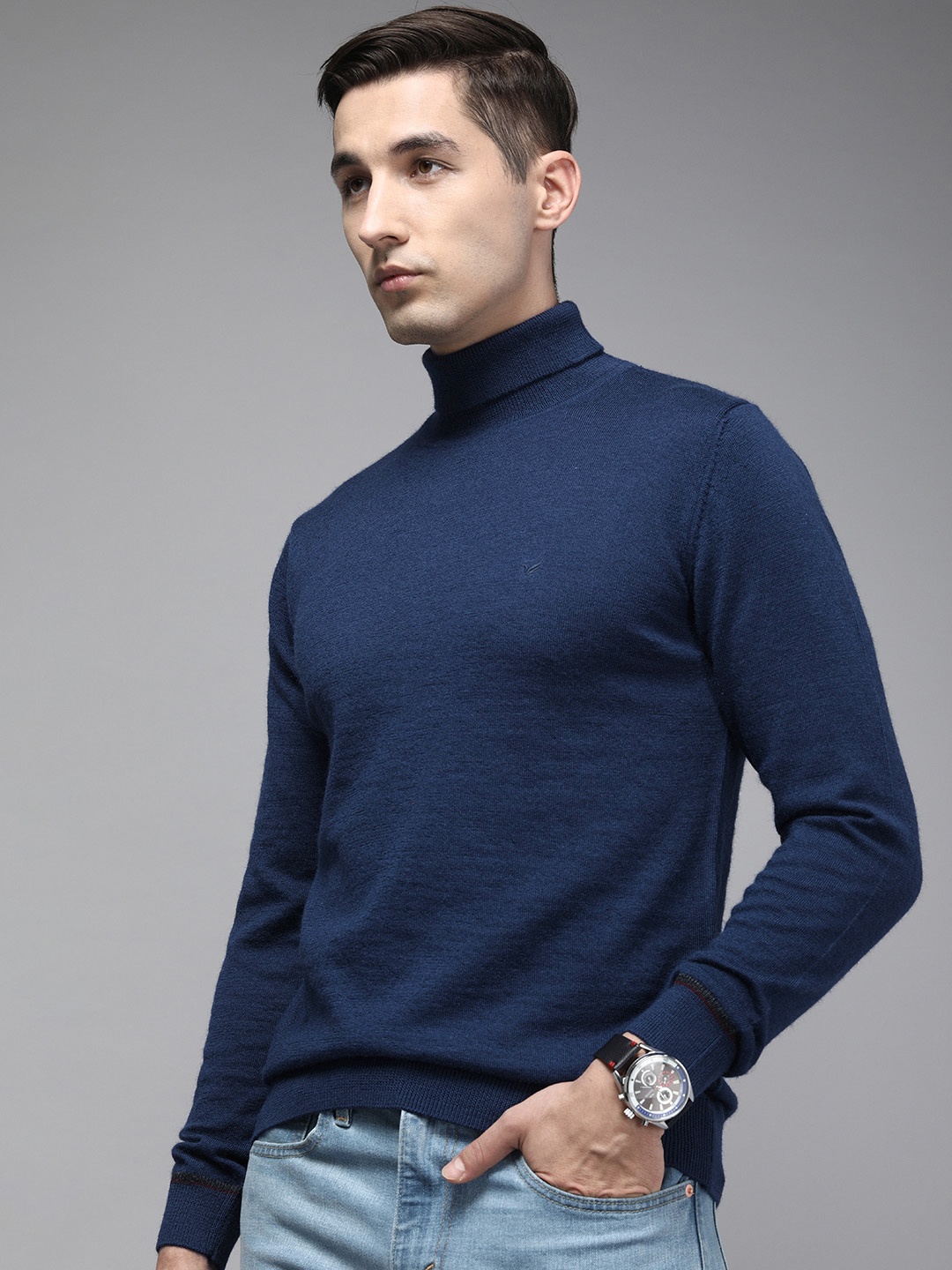 

Blackberrys Men Blue Solid Pure Wool Pullover Sweater