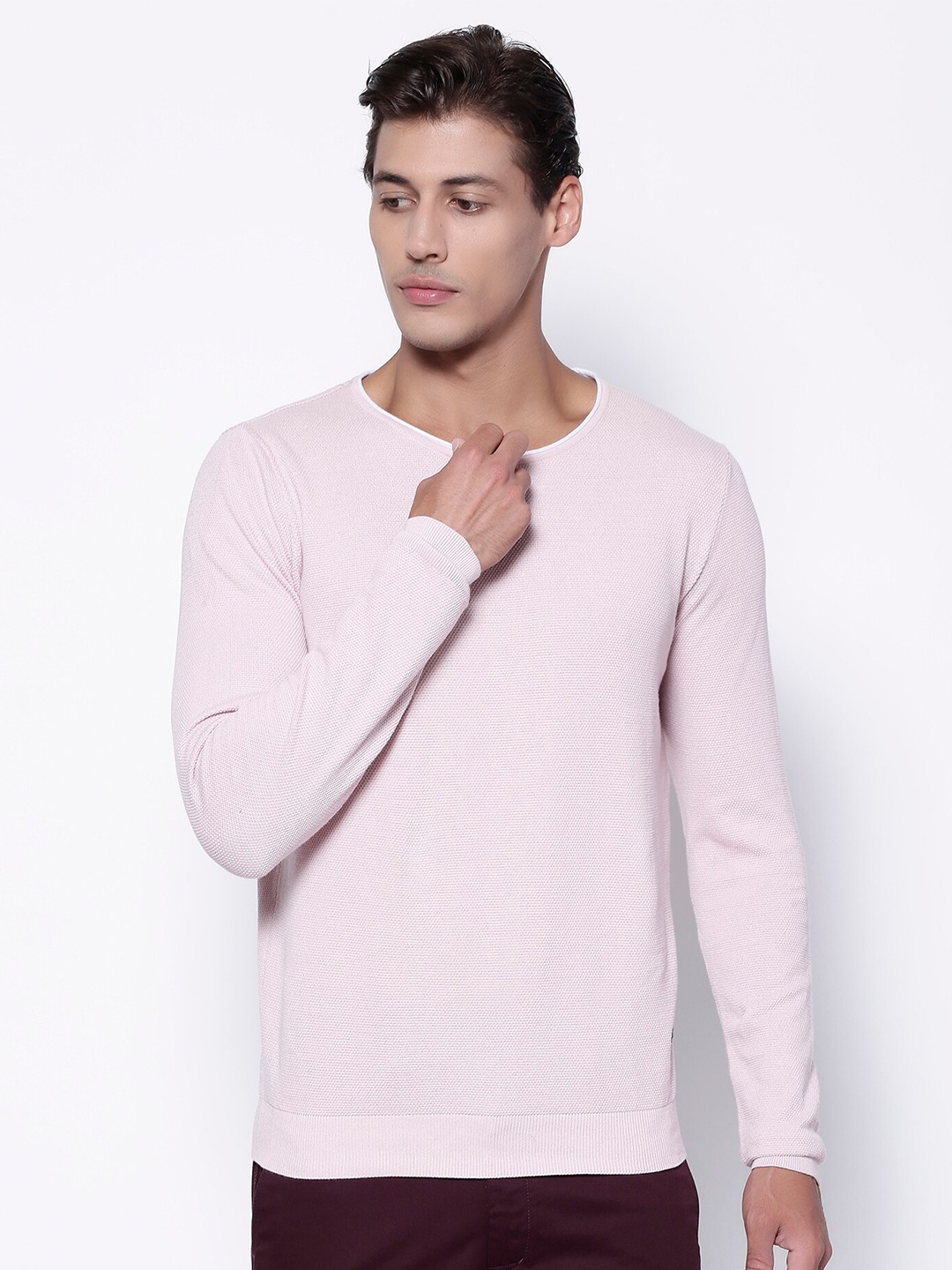 

Blackberrys Men Pink Solid Pure Cotton Pullover Sweater