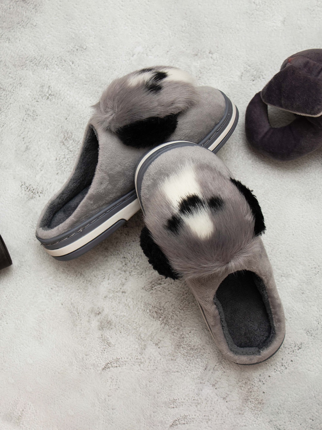 

Brauch Women Grey & White Embellished Room Slippers