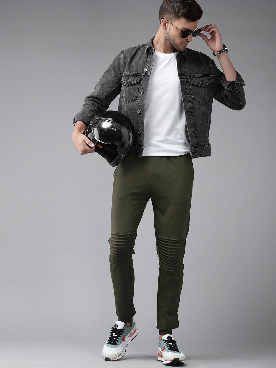 

Roadster Men Olive Green Solid Panelled Joggers