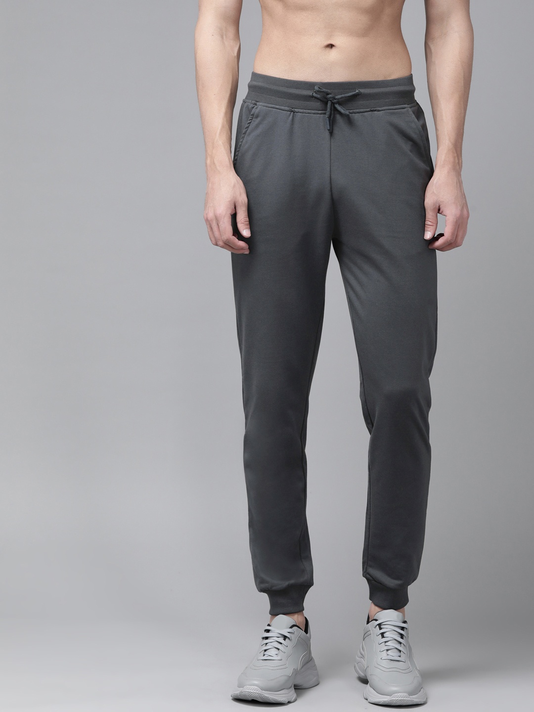 

Roadster Men Charcoal Grey Solid Relaxed Fit Joggers