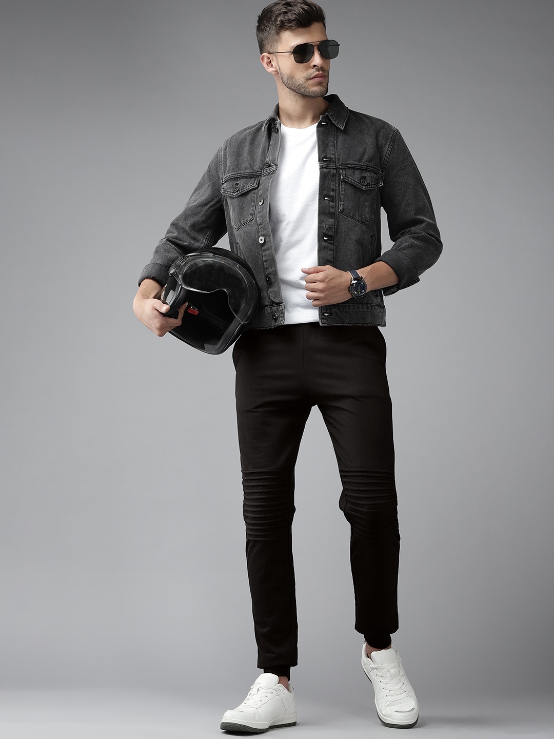 

Roadster Men Black Solid Panelled Joggers