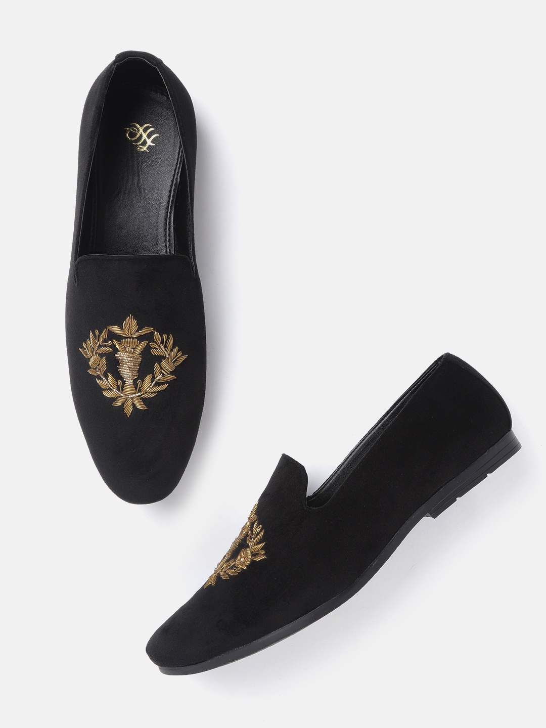 

House of Pataudi Men Black Velvet Finish Ethnic Embellished Handcrafted Slip-Ons & Pouch