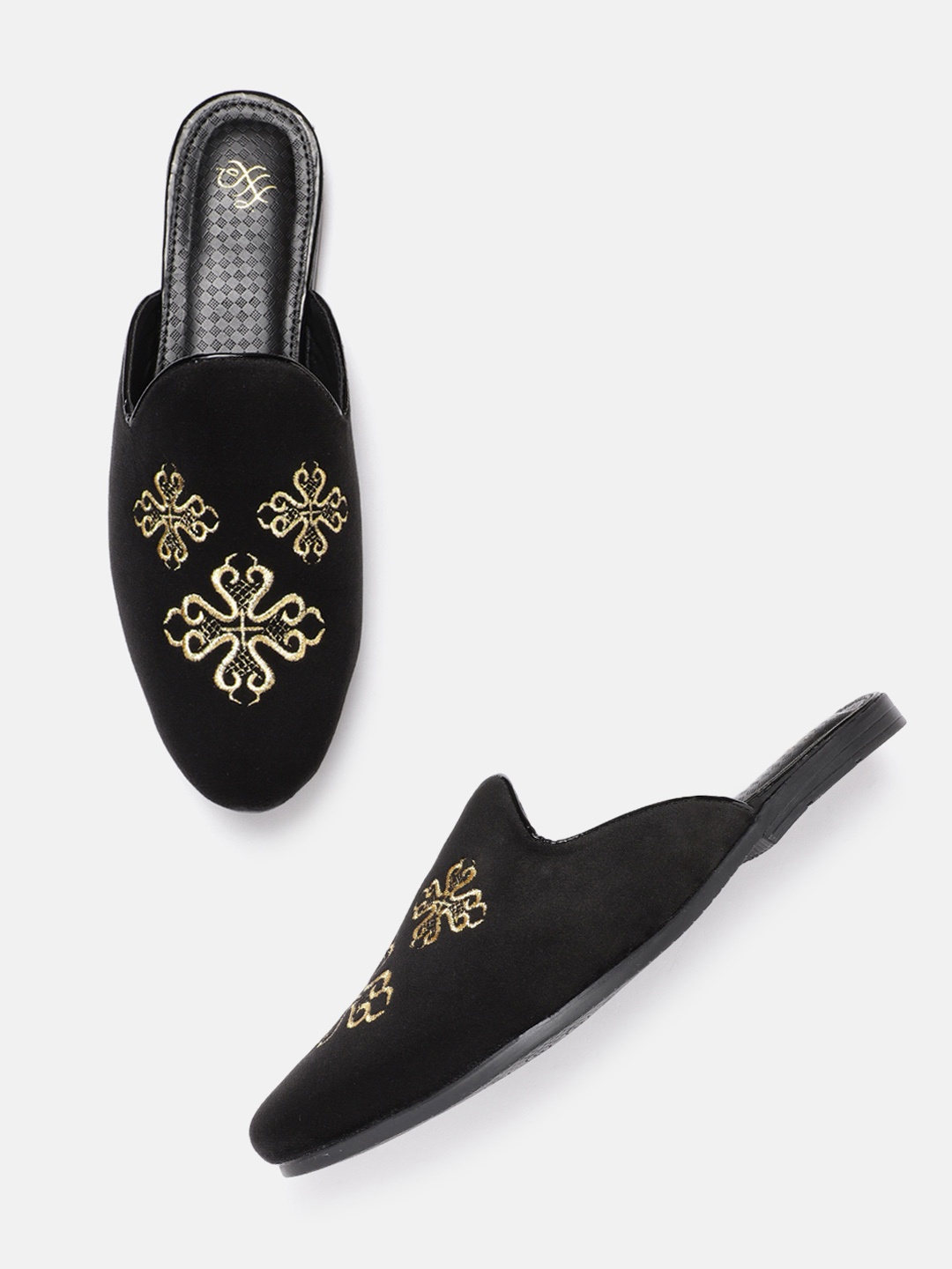 

House of Pataudi Men Black & Gold-Toned Handcrafted Embroidered Mules