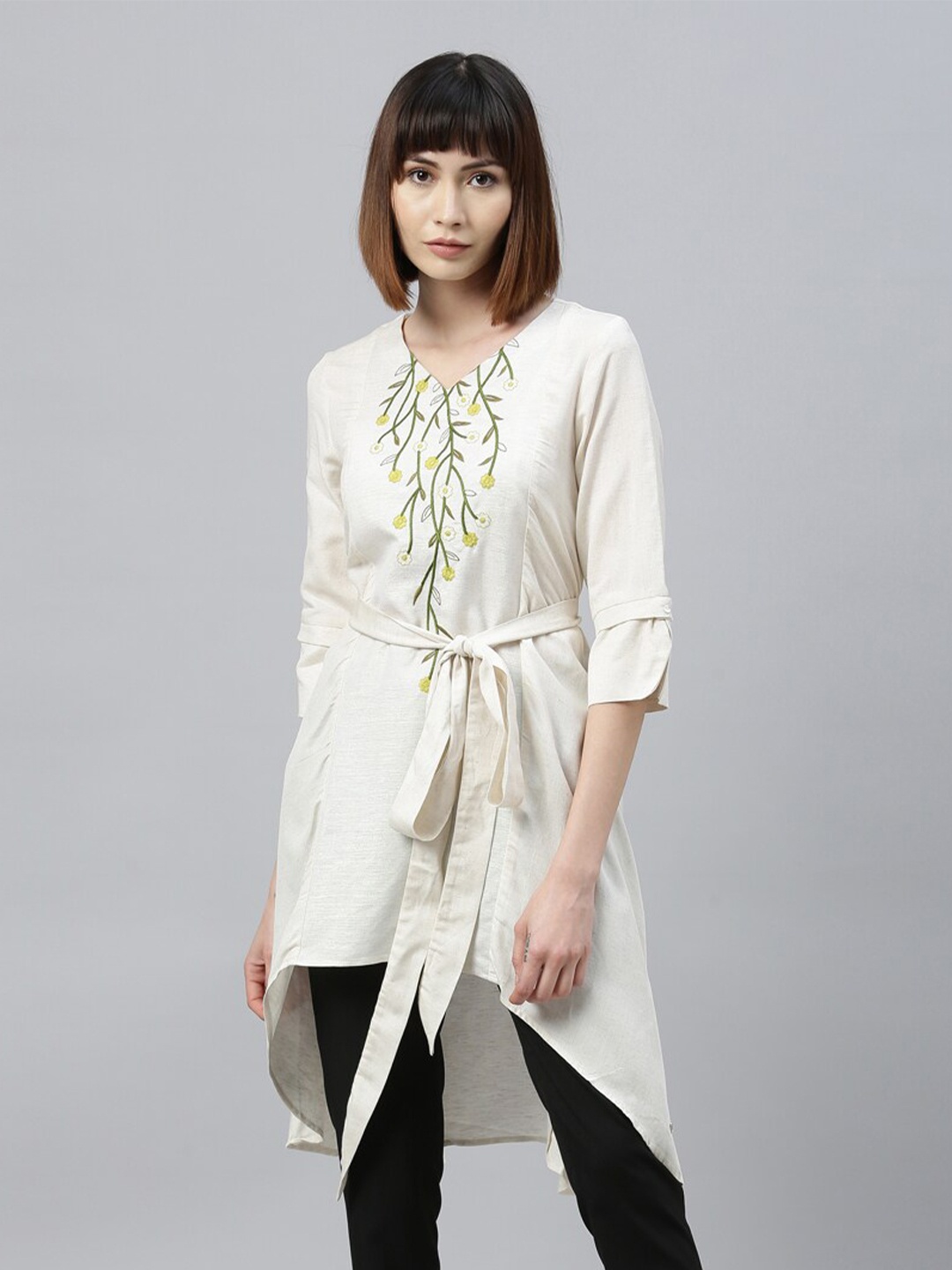 

Park Avenue Woman Beige Floral High-Low Longline Top